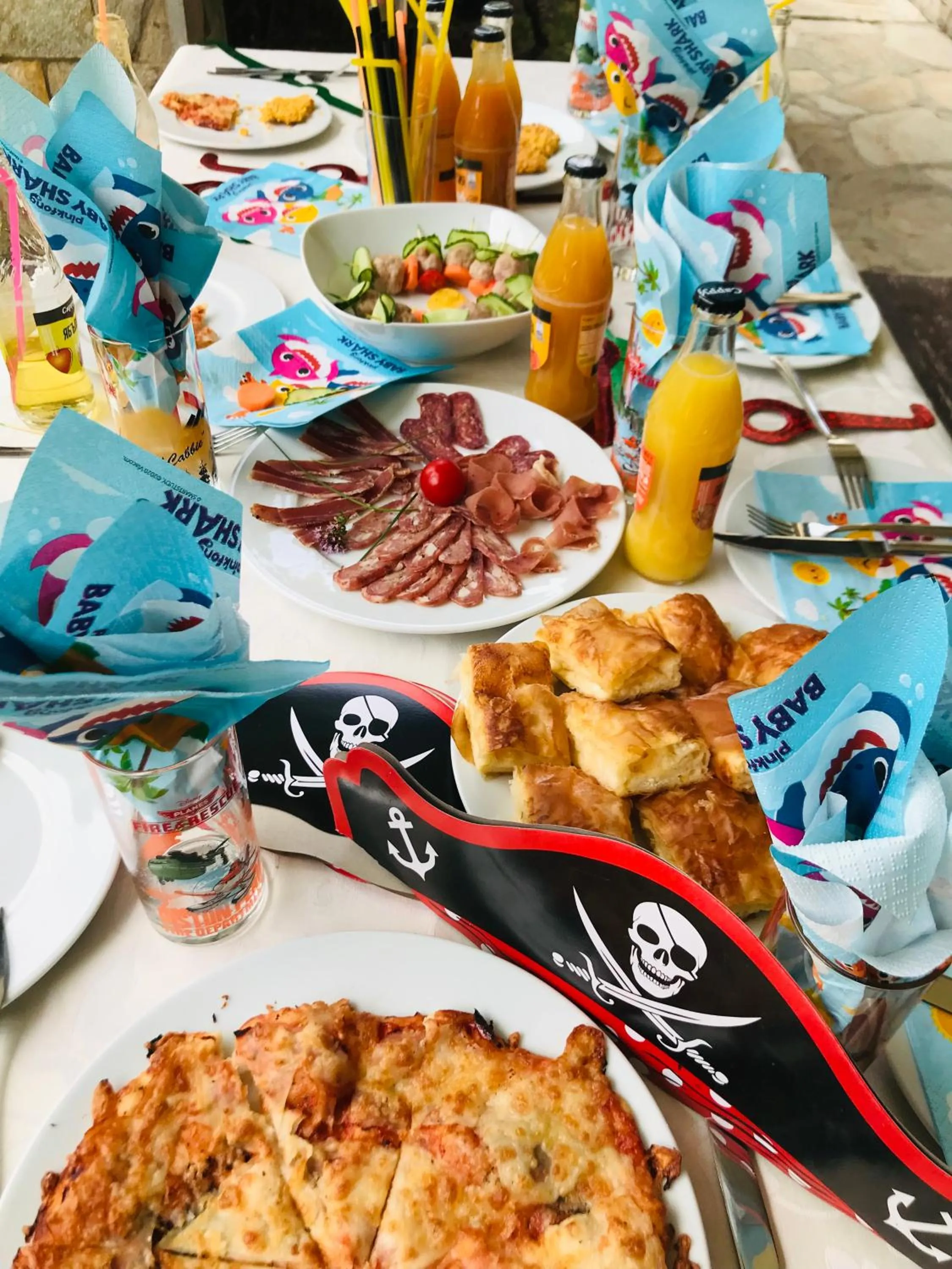 Food and drinks in Evelina Palace Hotel