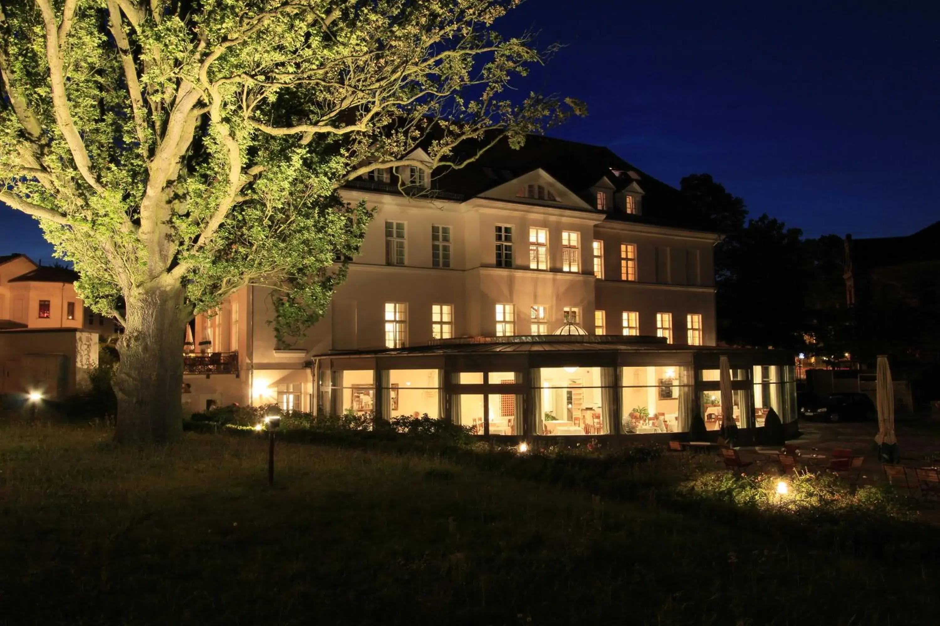 Facade/entrance, Property Building in Hotel Prinzenpalais Bad Doberan