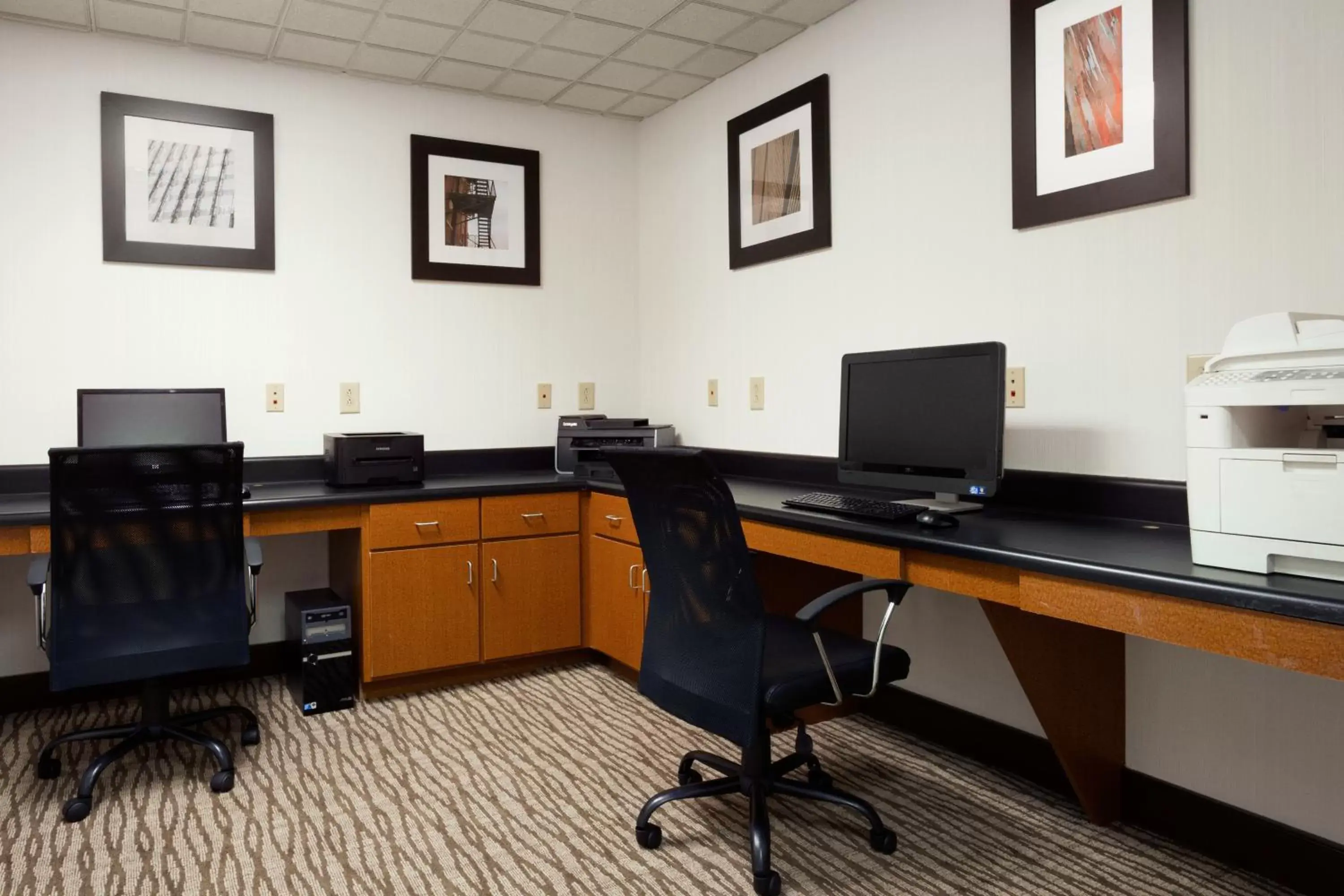 Business facilities in Wingate by Wyndham Augusta