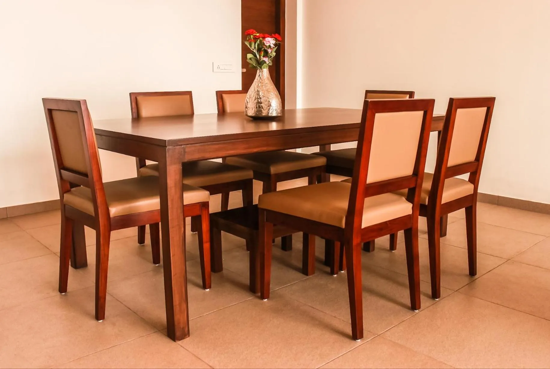 Dining area in Silver Mist