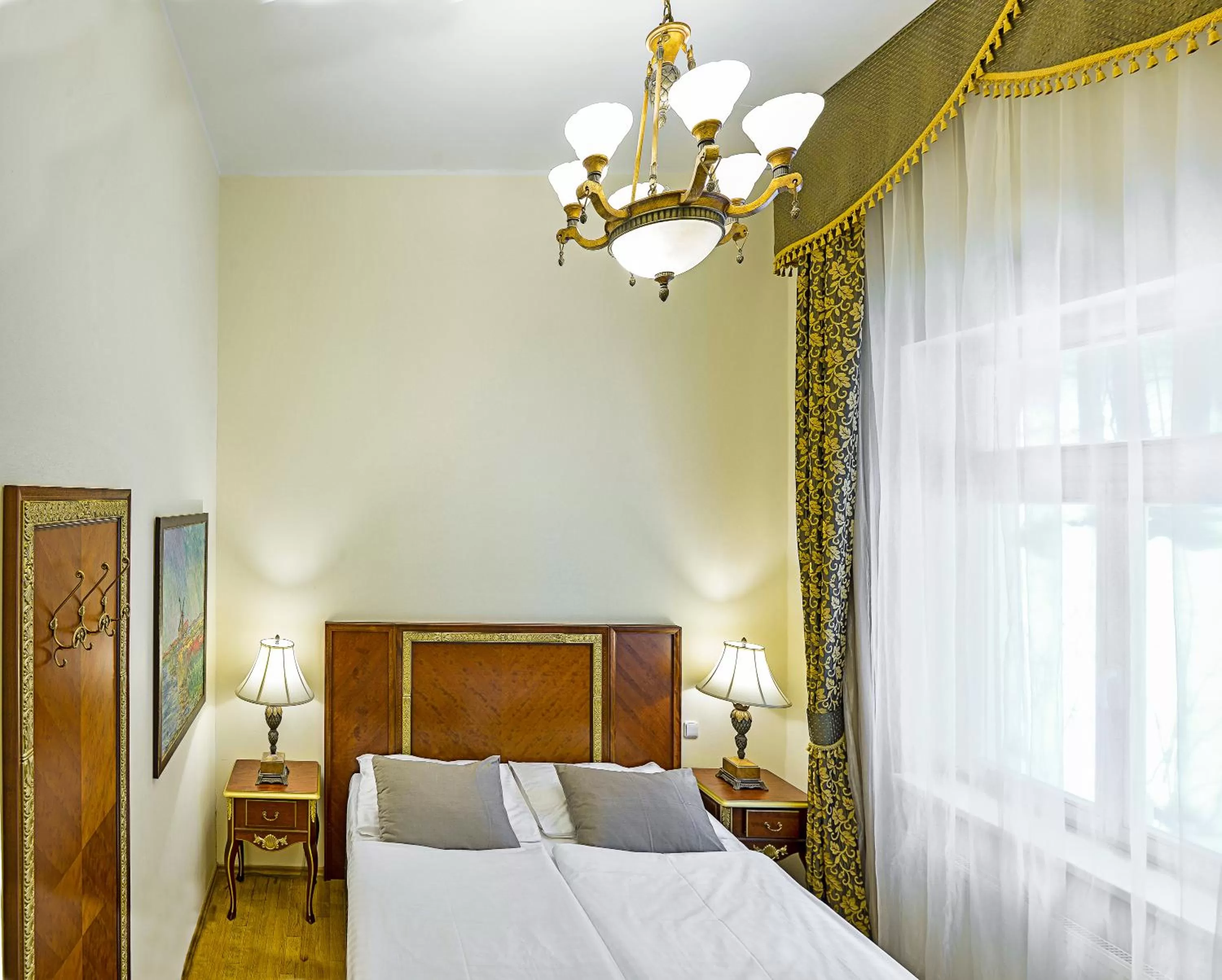 Bedroom, Bed in Residence Romanza