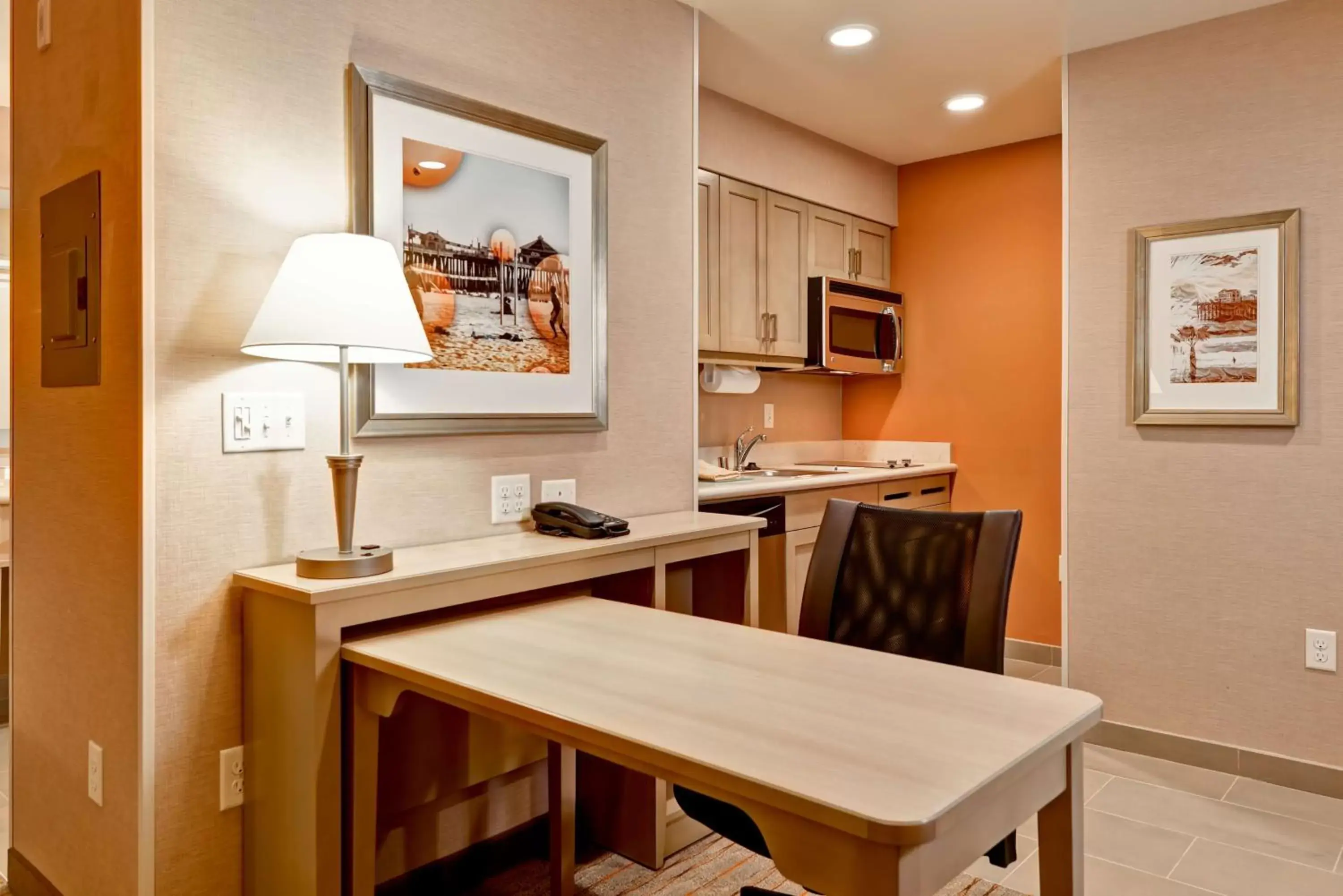 Kitchen or kitchenette in Homewood Suites by Hilton Anaheim Conv Ctr/Disneyland Main