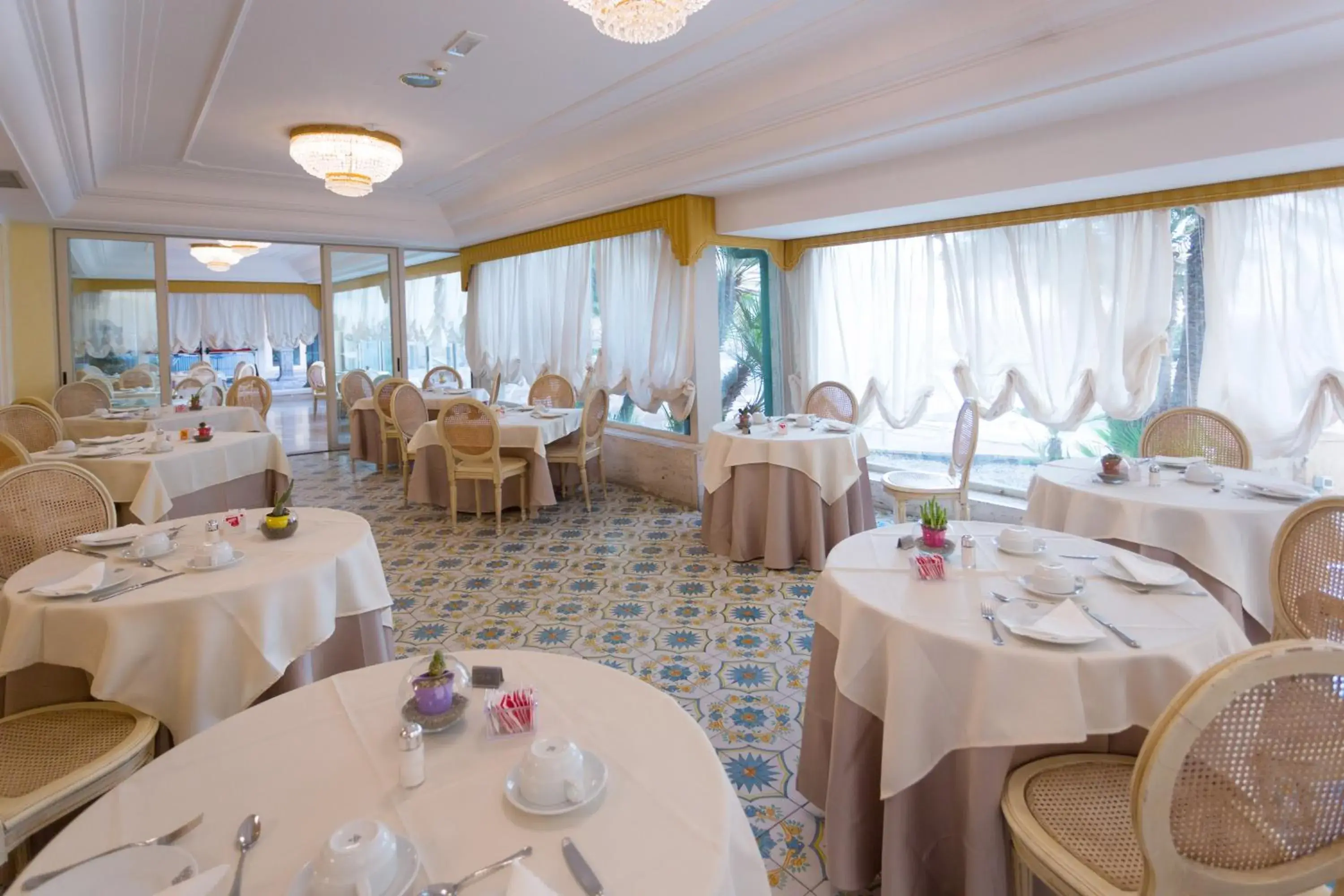 Restaurant/places to eat in Hellenia Yachting Hotel & SPA Restaurant/places to eat in Hellenia Yachting Hotel & SPA