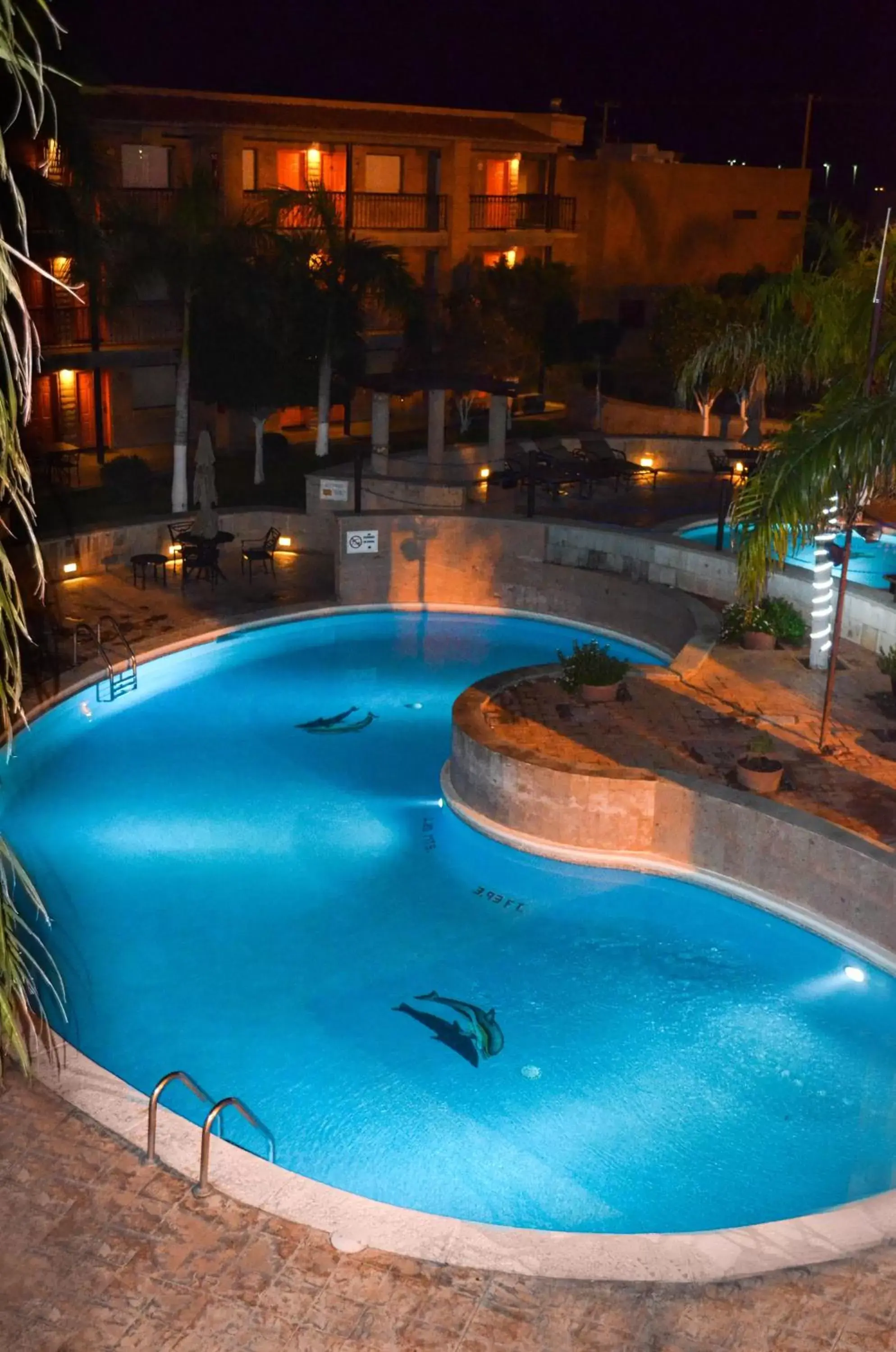 Swimming Pool in Hotel Colonial Hermosillo