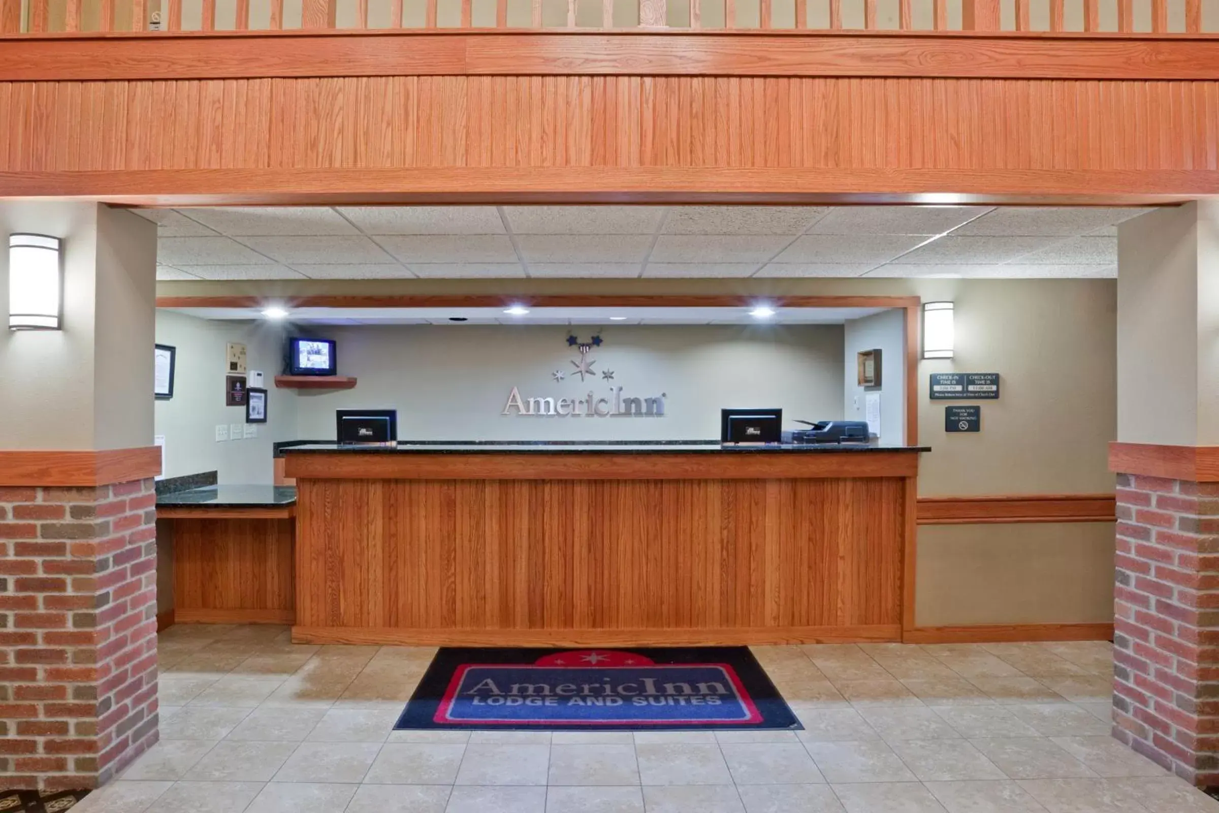 Lobby/Reception in AmericInn by Wyndham Fort Pierre Conference Center