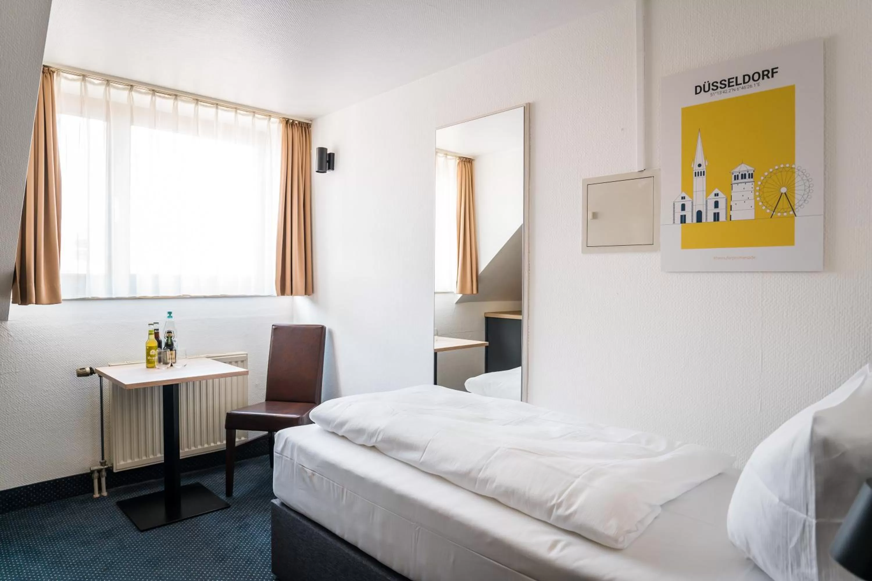 Bed in Apartments an der Kö