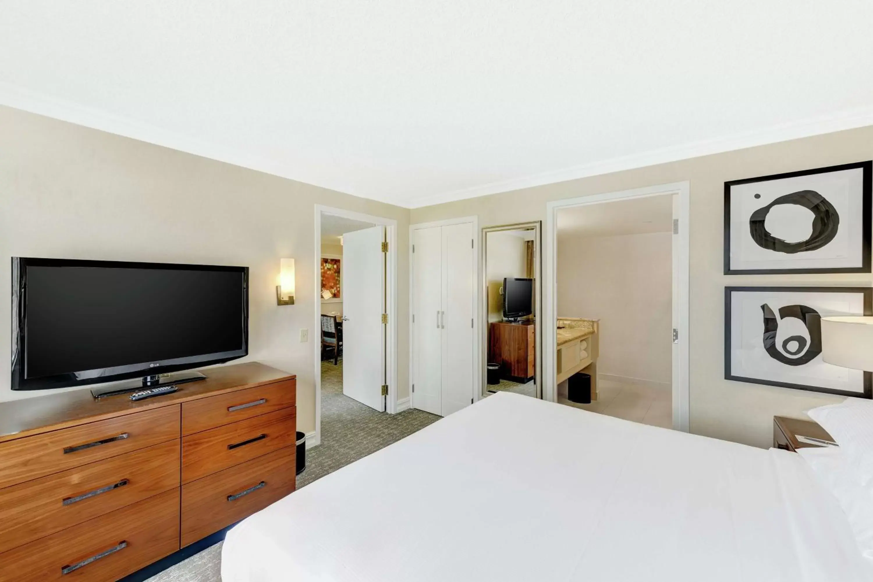 Bed in Embassy Suites by Hilton Anaheim-Orange
