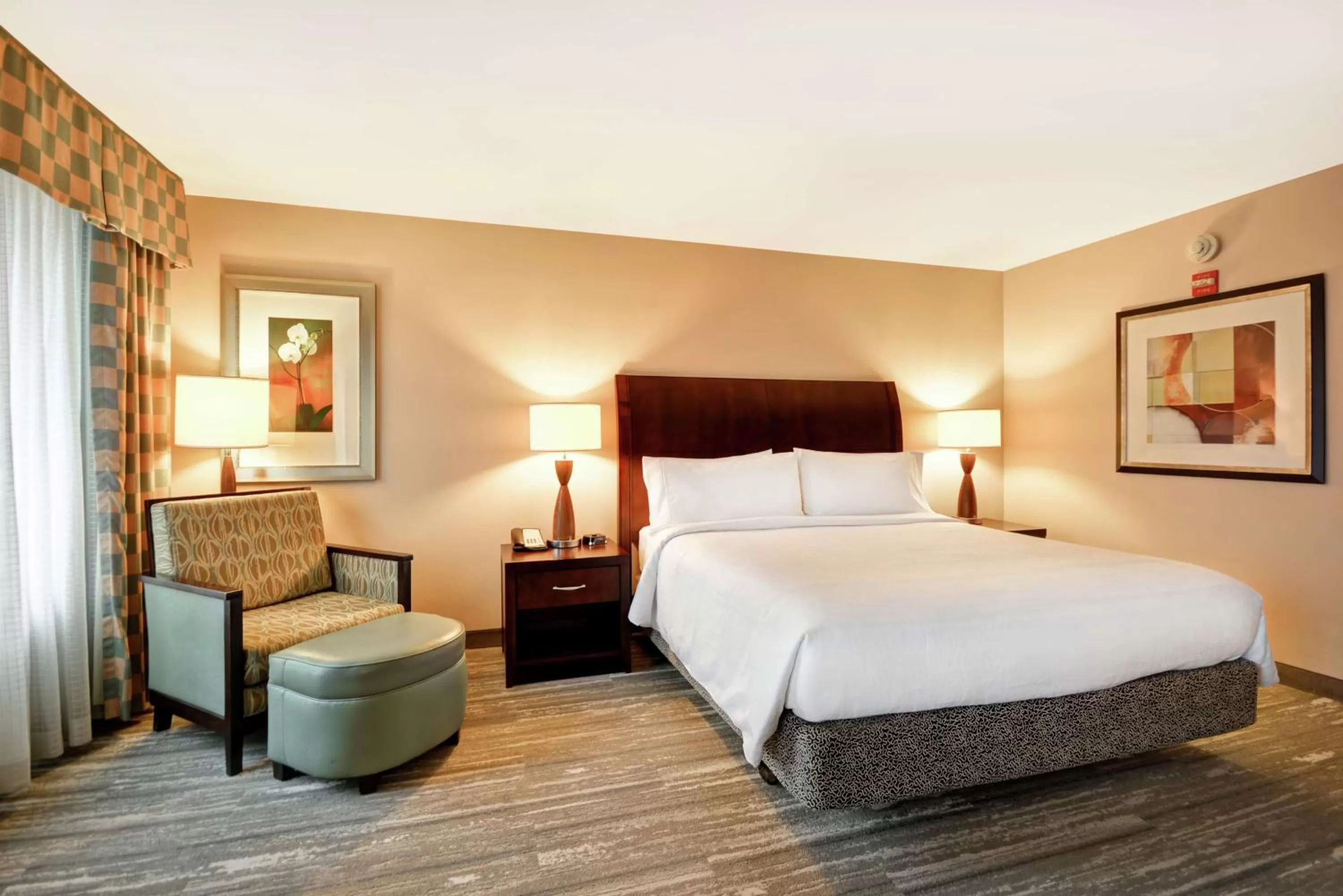 Bed in Hilton Garden Inn Ridgefield Park