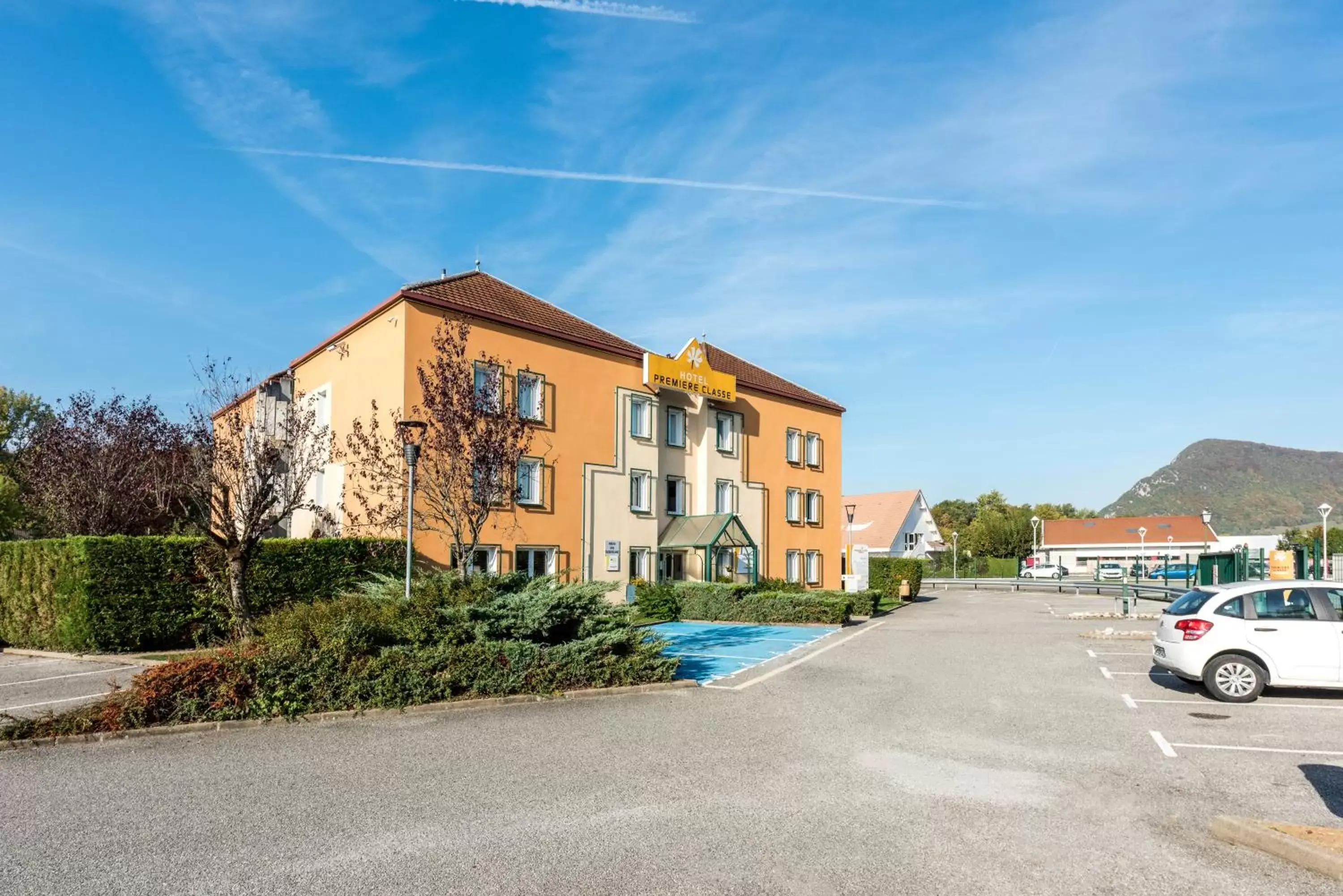 Property Building in Premiere Classe Annecy Nord - Epagny