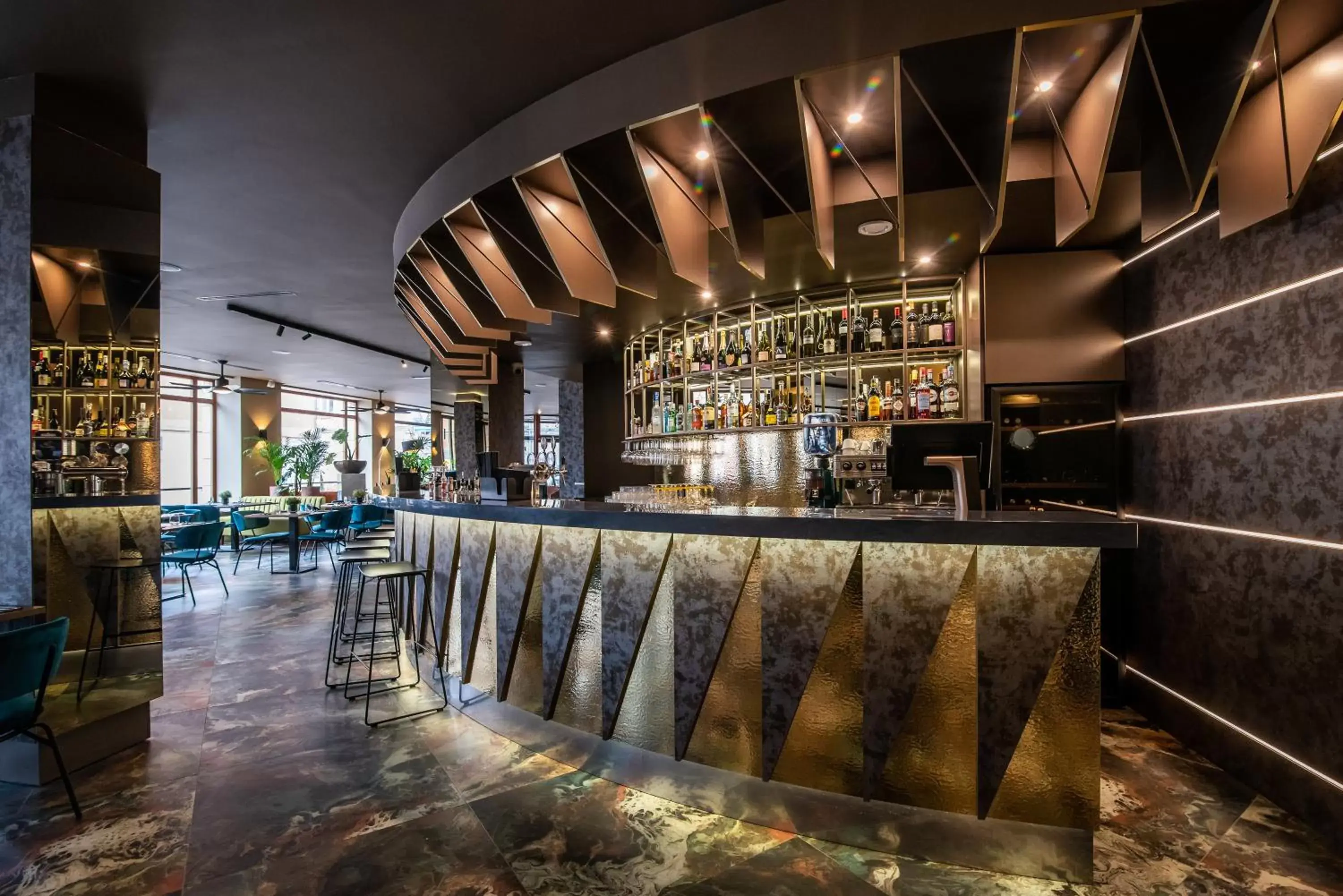 Restaurant/places to eat, Lounge/Bar in Conti Hotel