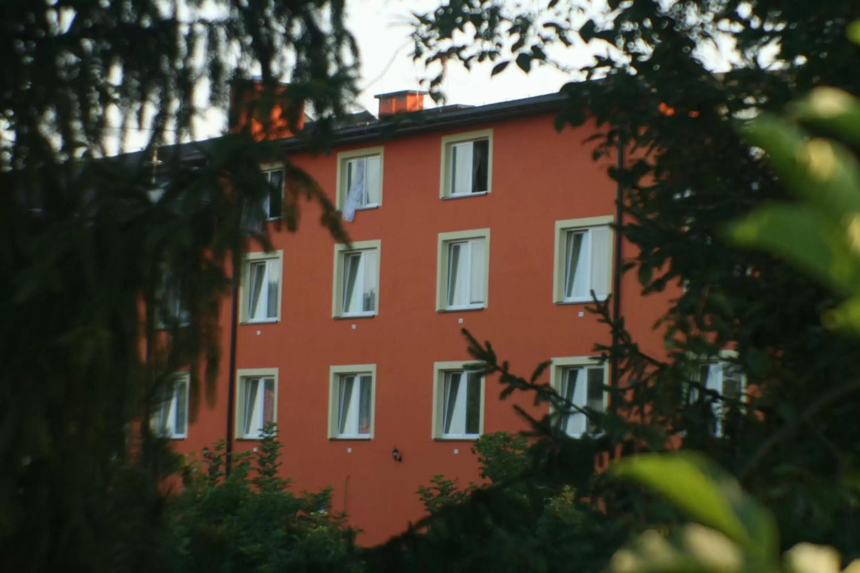 Neighbourhood, Property Building in Daisy Superior