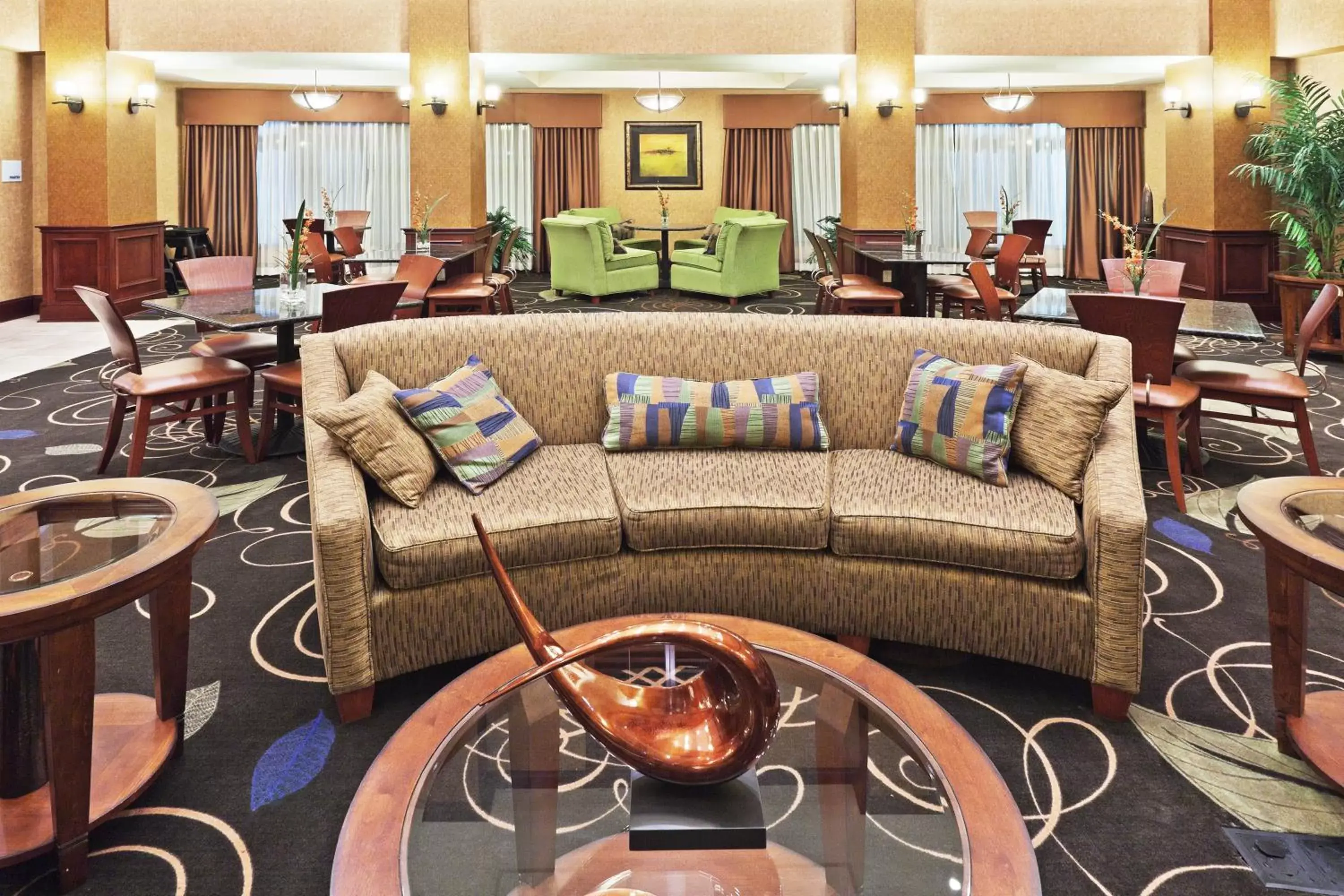 Breakfast, Lounge/Bar in Holiday Inn Express & Suites Poteau, an IHG Hotel