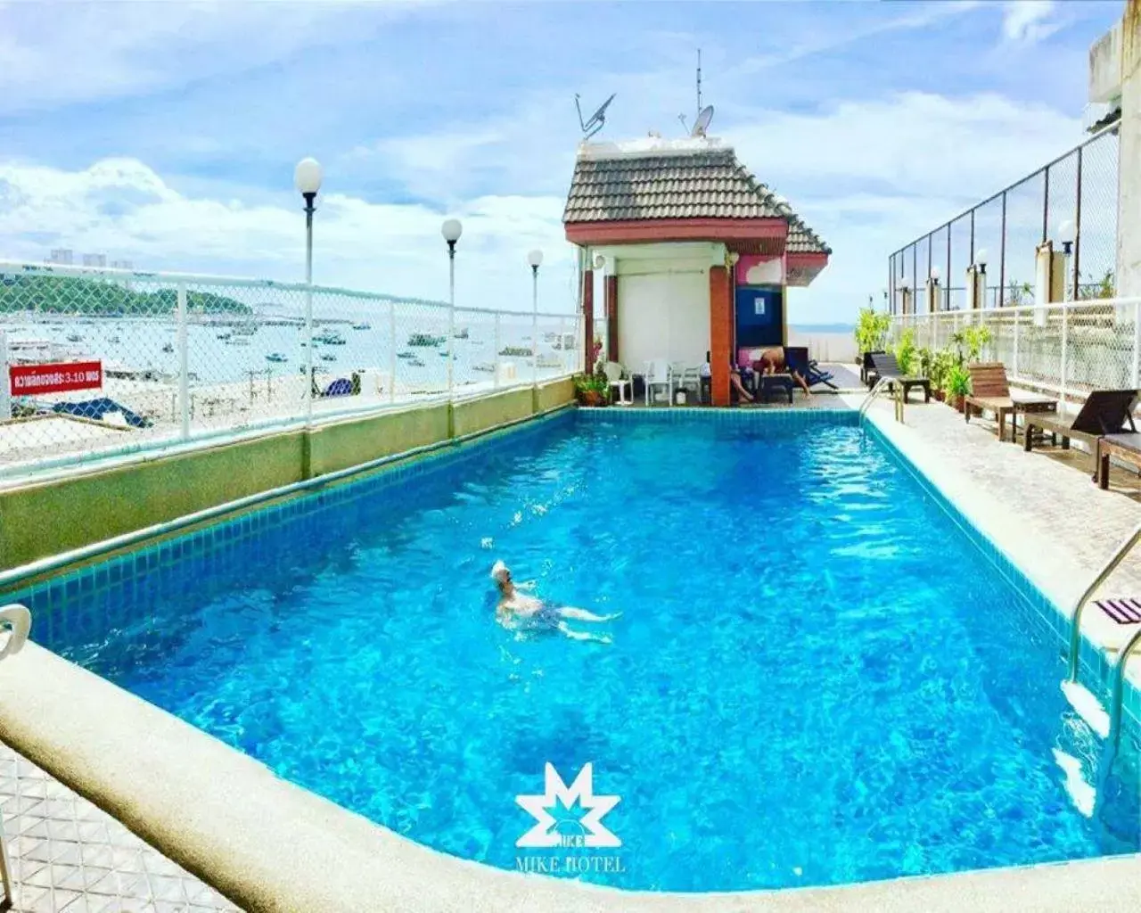 Swimming Pool in Mike Hotel