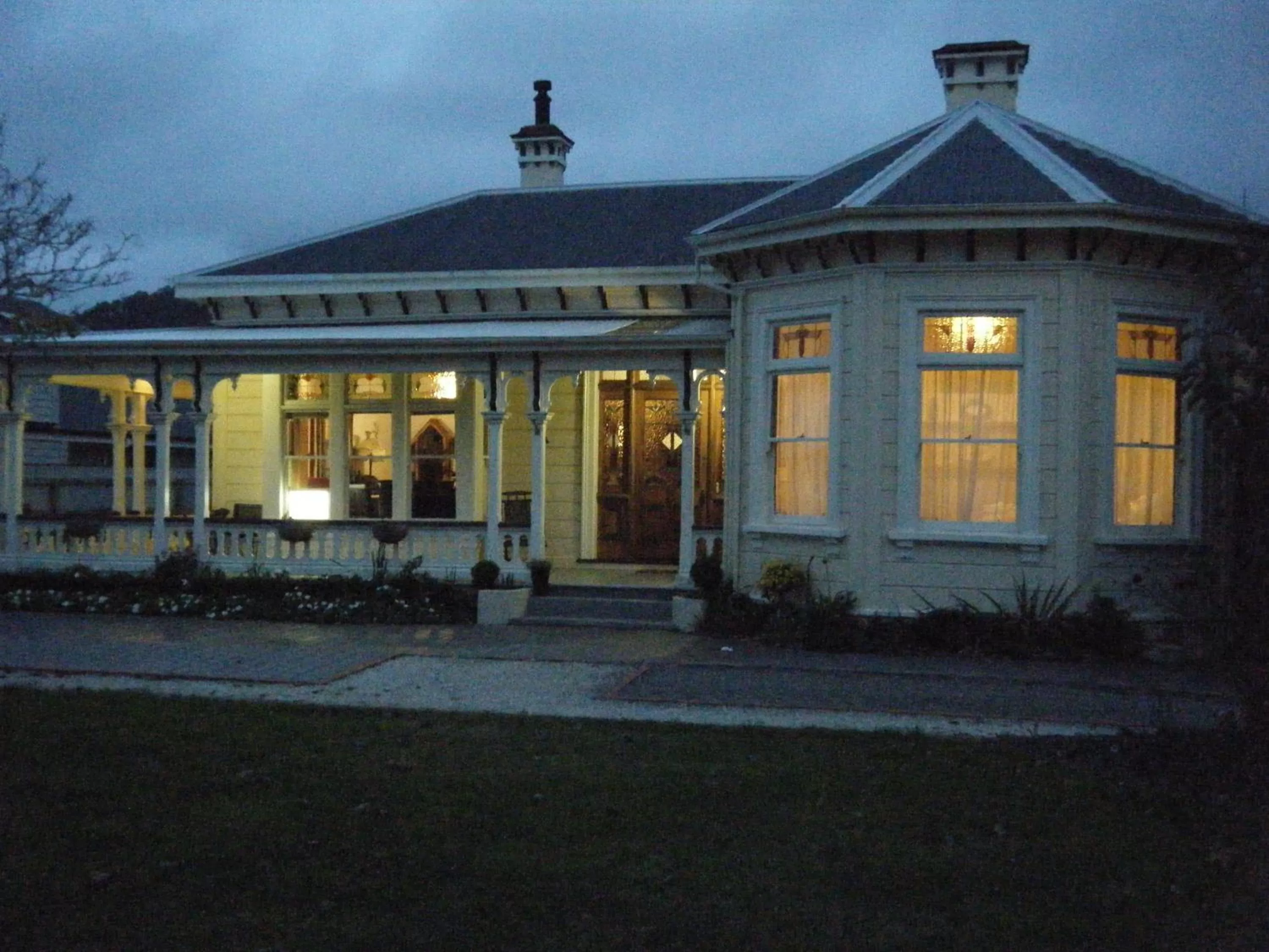 Property Building in Collingwood Manor