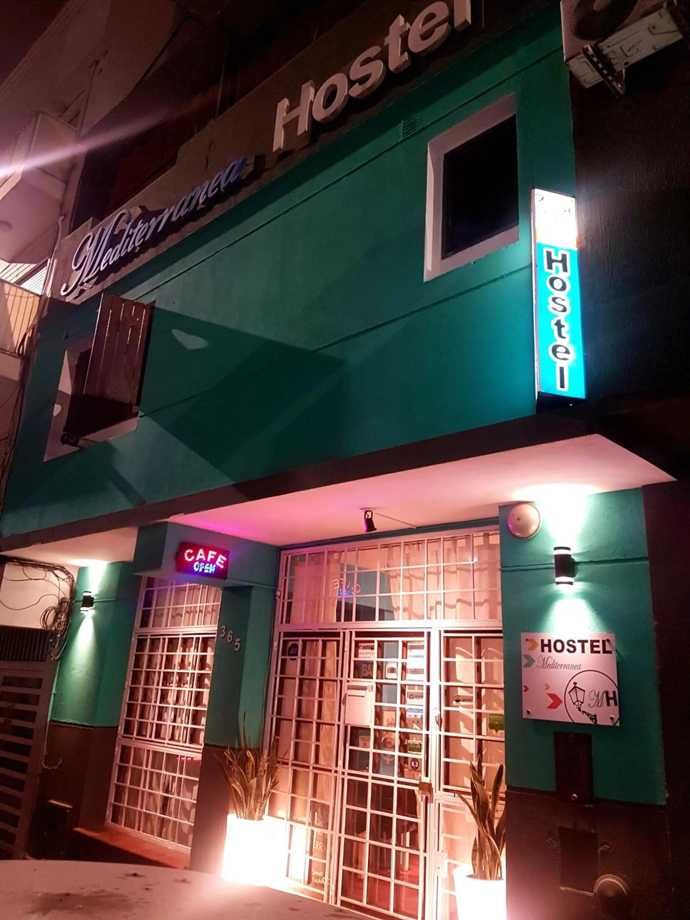 Property building in Hostel Spa Mediterranea