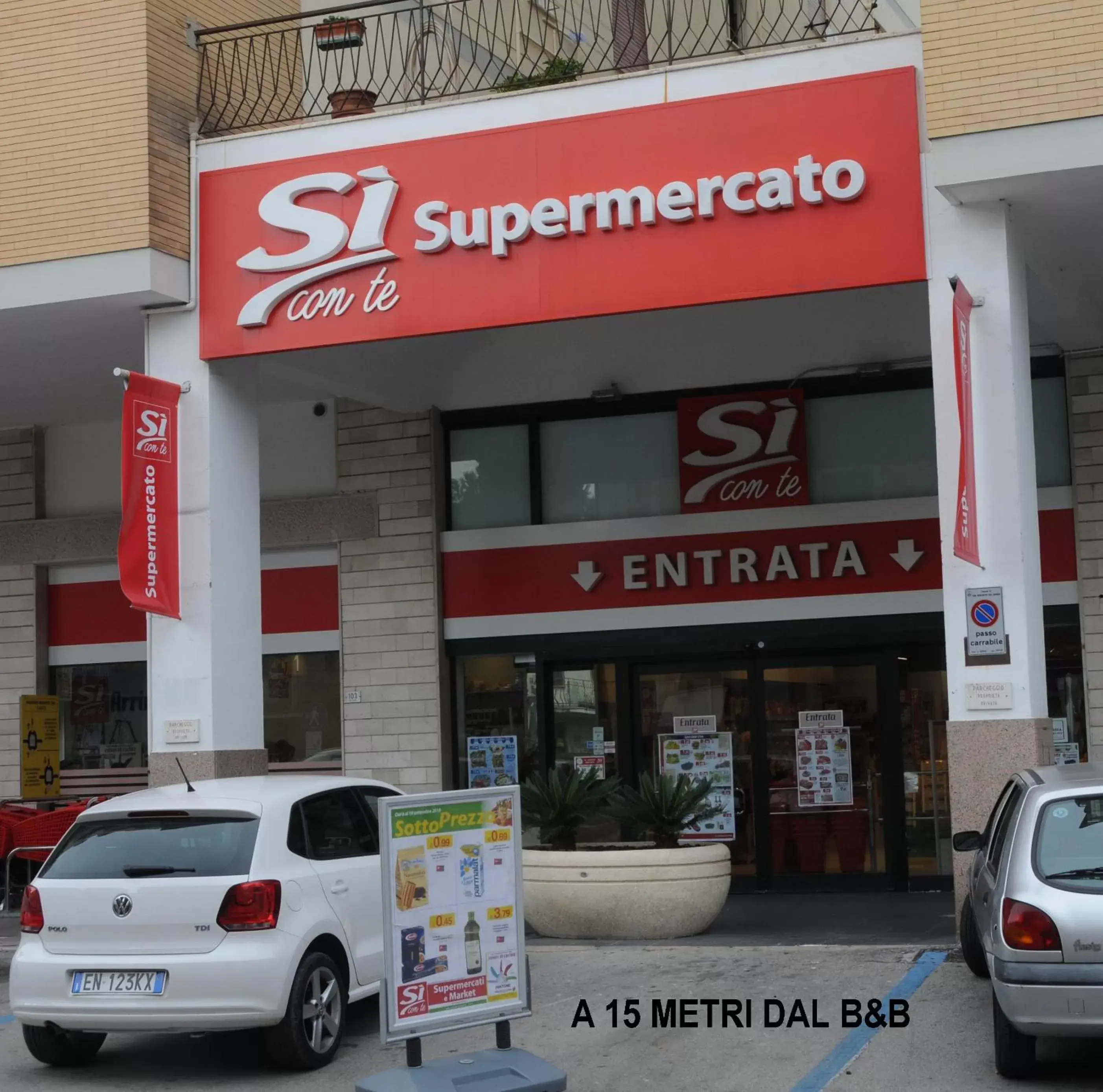Supermarket/grocery shop in La casa di Luna