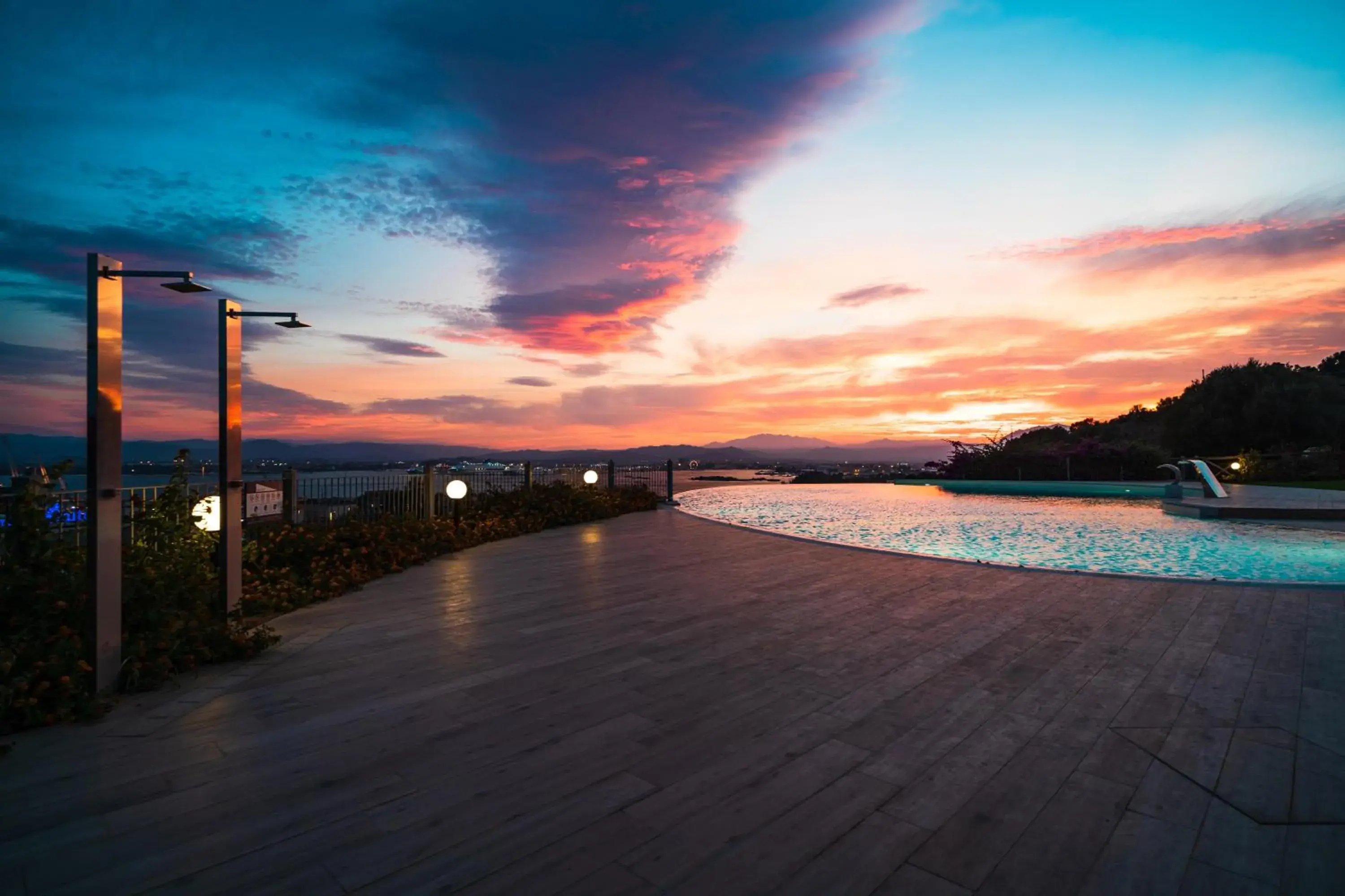 Pool view, Sunrise/Sunset in Hotel dP Olbia - Sardinia