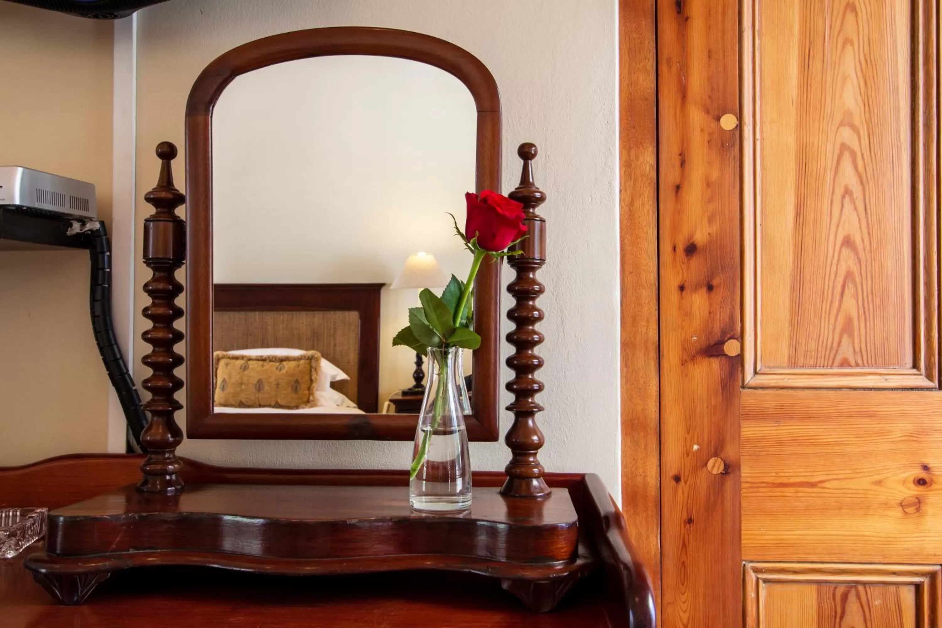Bedroom in De Hoek Manor