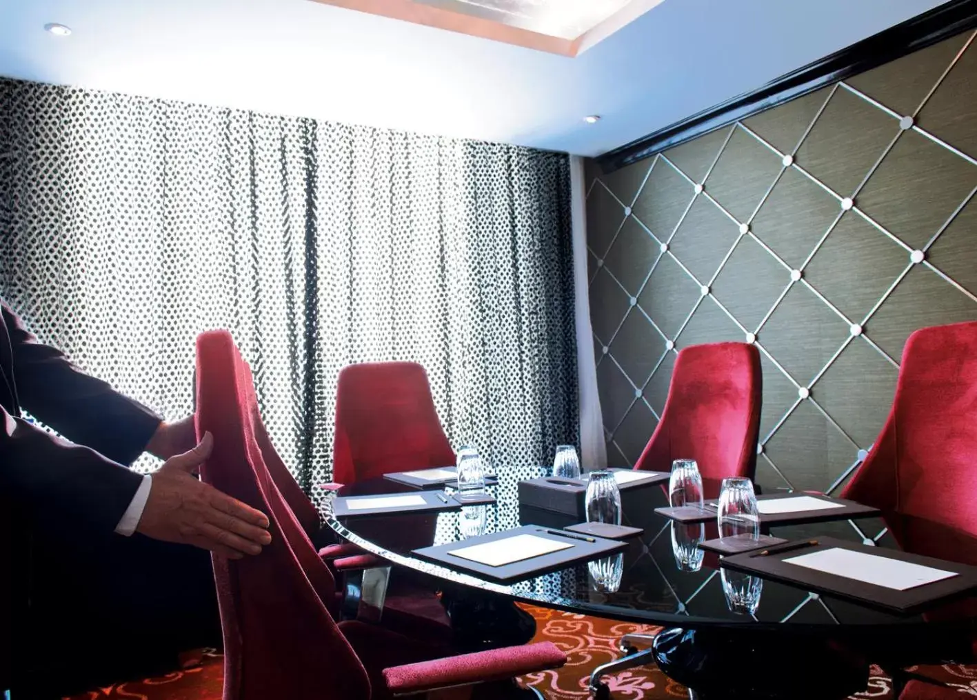 Business facilities in Sofitel Mumbai BKC