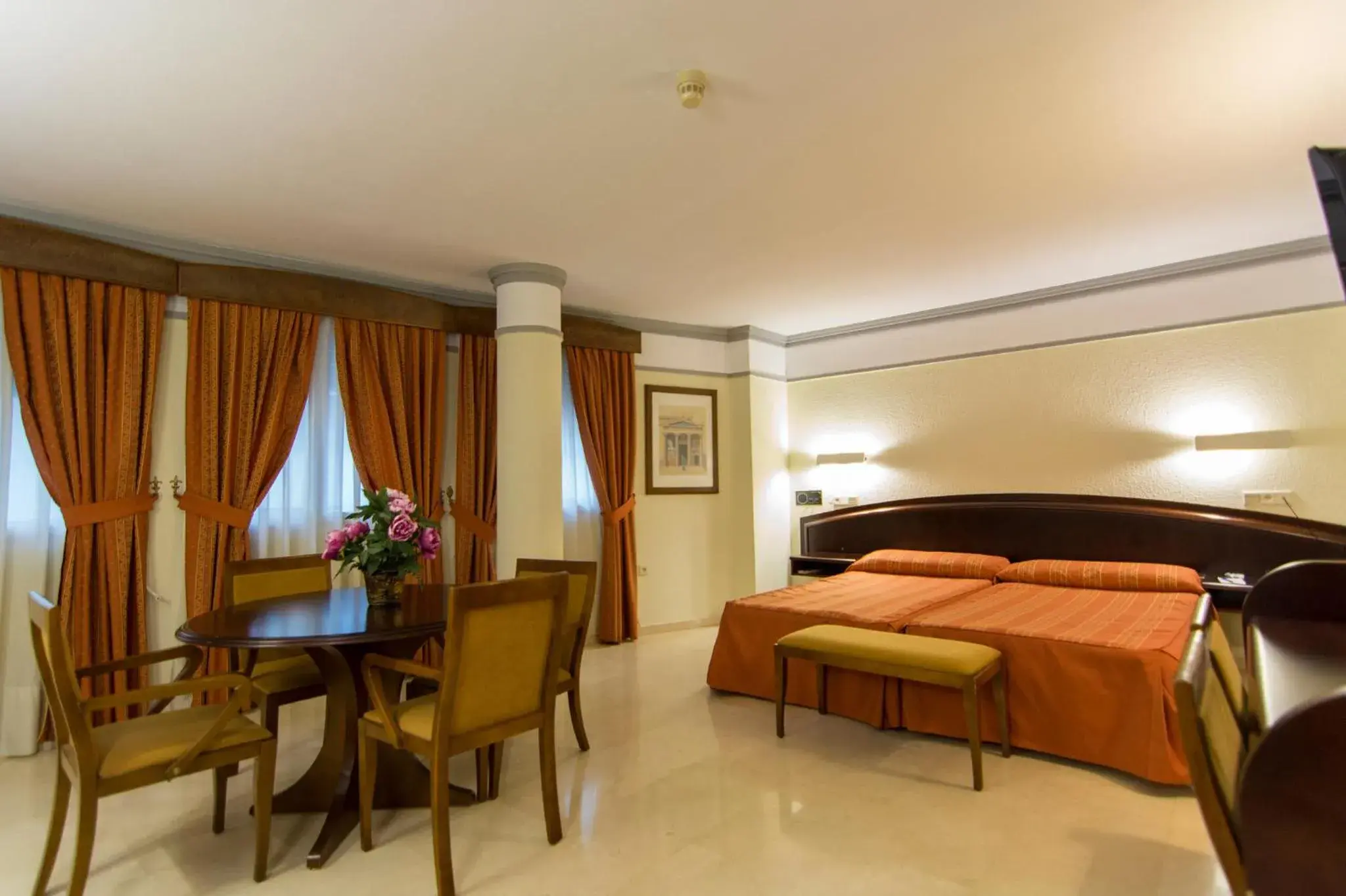 Bedroom, Bed in Hotel San Antonio Bedroom, Bed in Hotel San Antonio