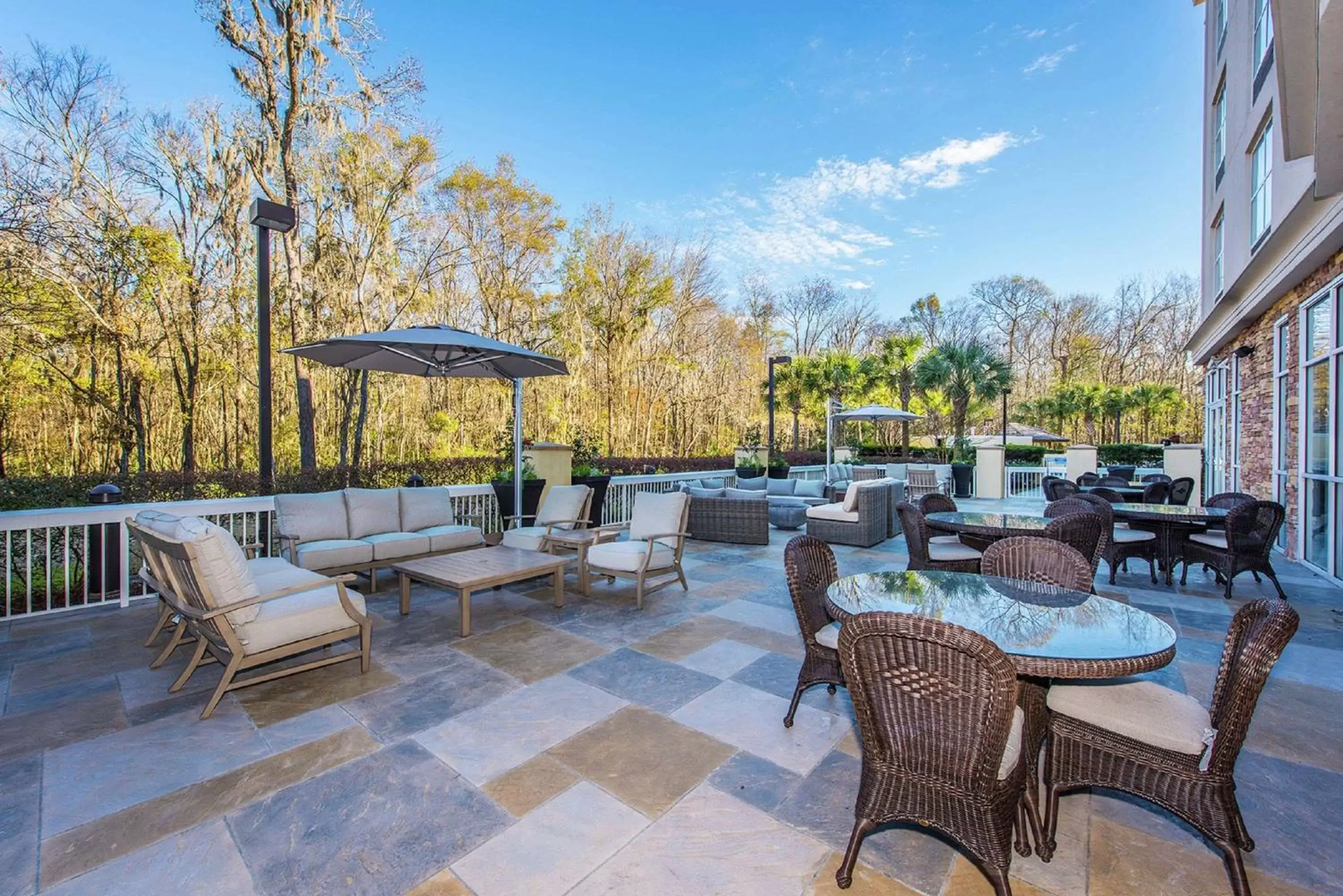 Patio in DoubleTree by Hilton North Charleston - Convention Center