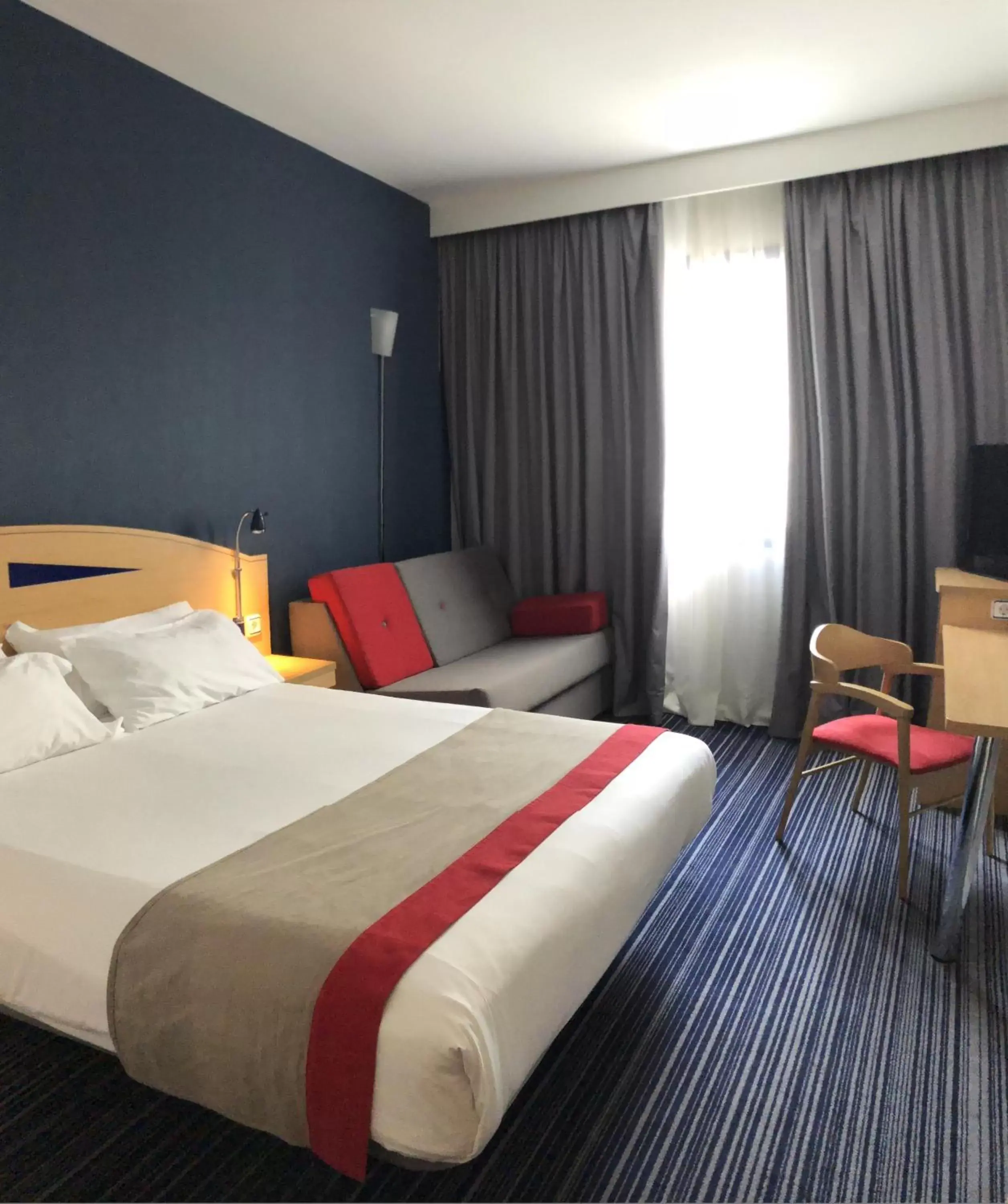 Photo of the whole room, Bed in Holiday Inn Express San Sebastian de los Reyes, an IHG Hotel