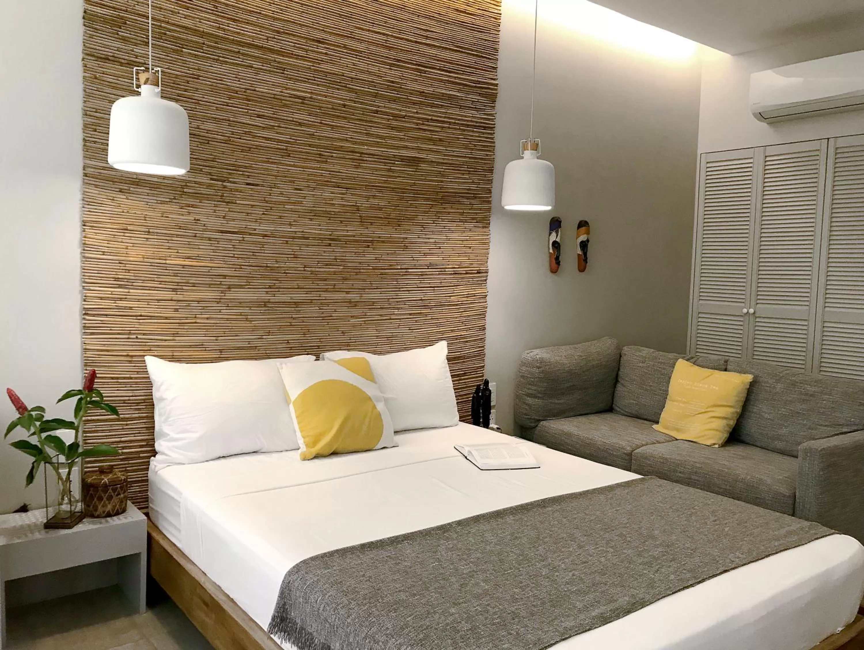 Bed in Mahi Mahi Dive Resort