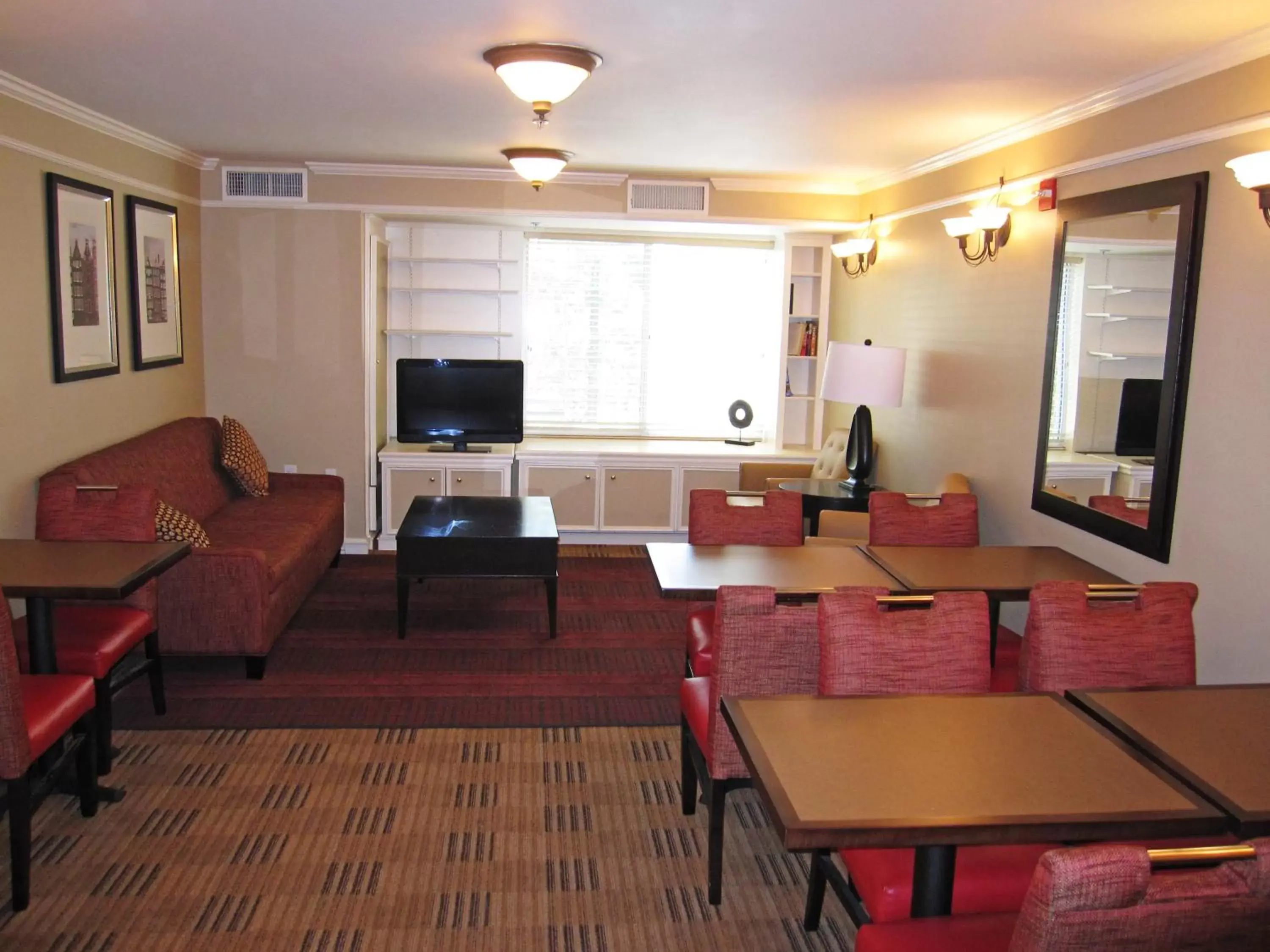 Lounge or bar, Seating Area in Extended Stay America Suites - San Francisco - San Carlos