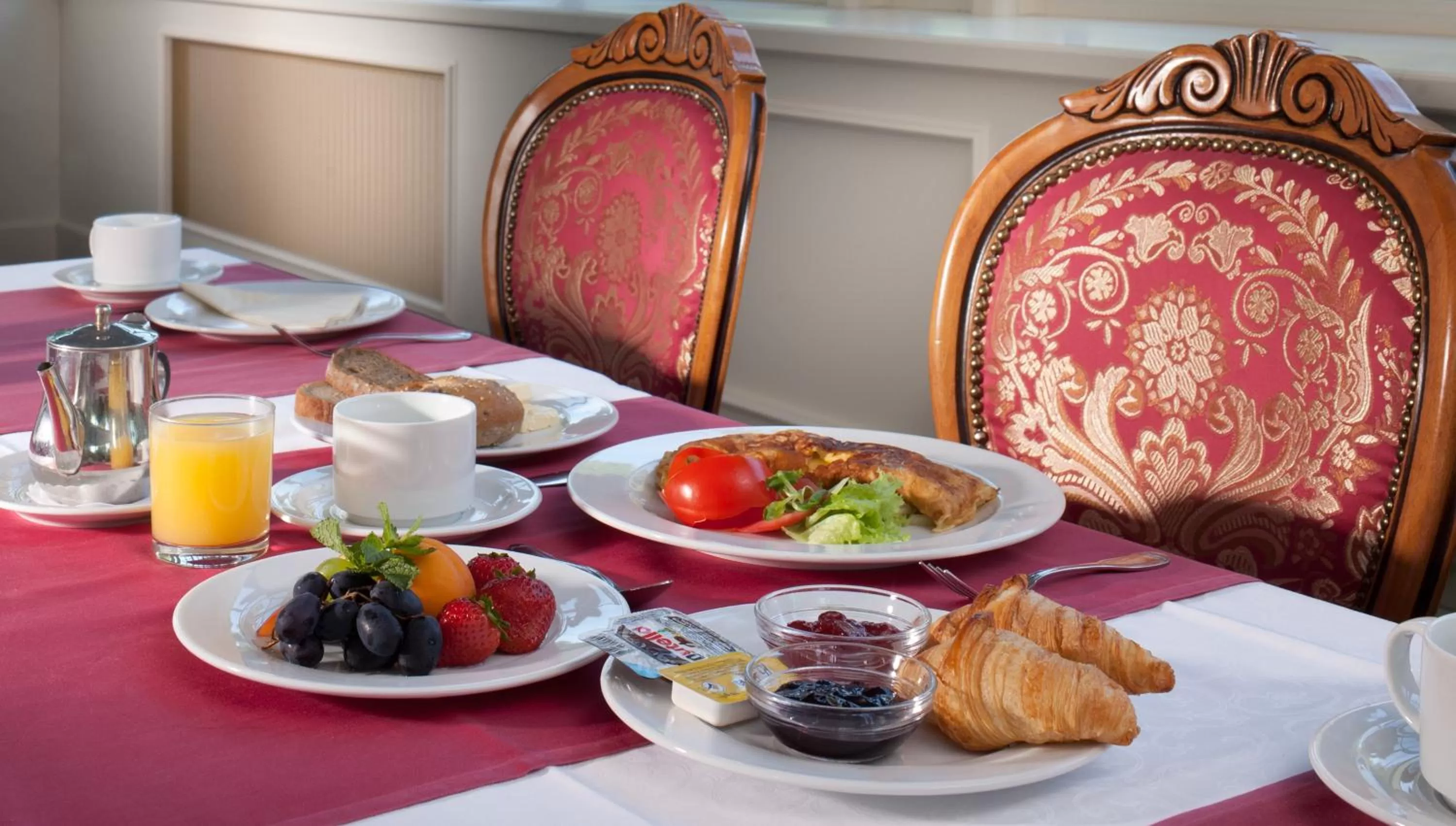 Continental breakfast in Imperial Spa & Kurhotel