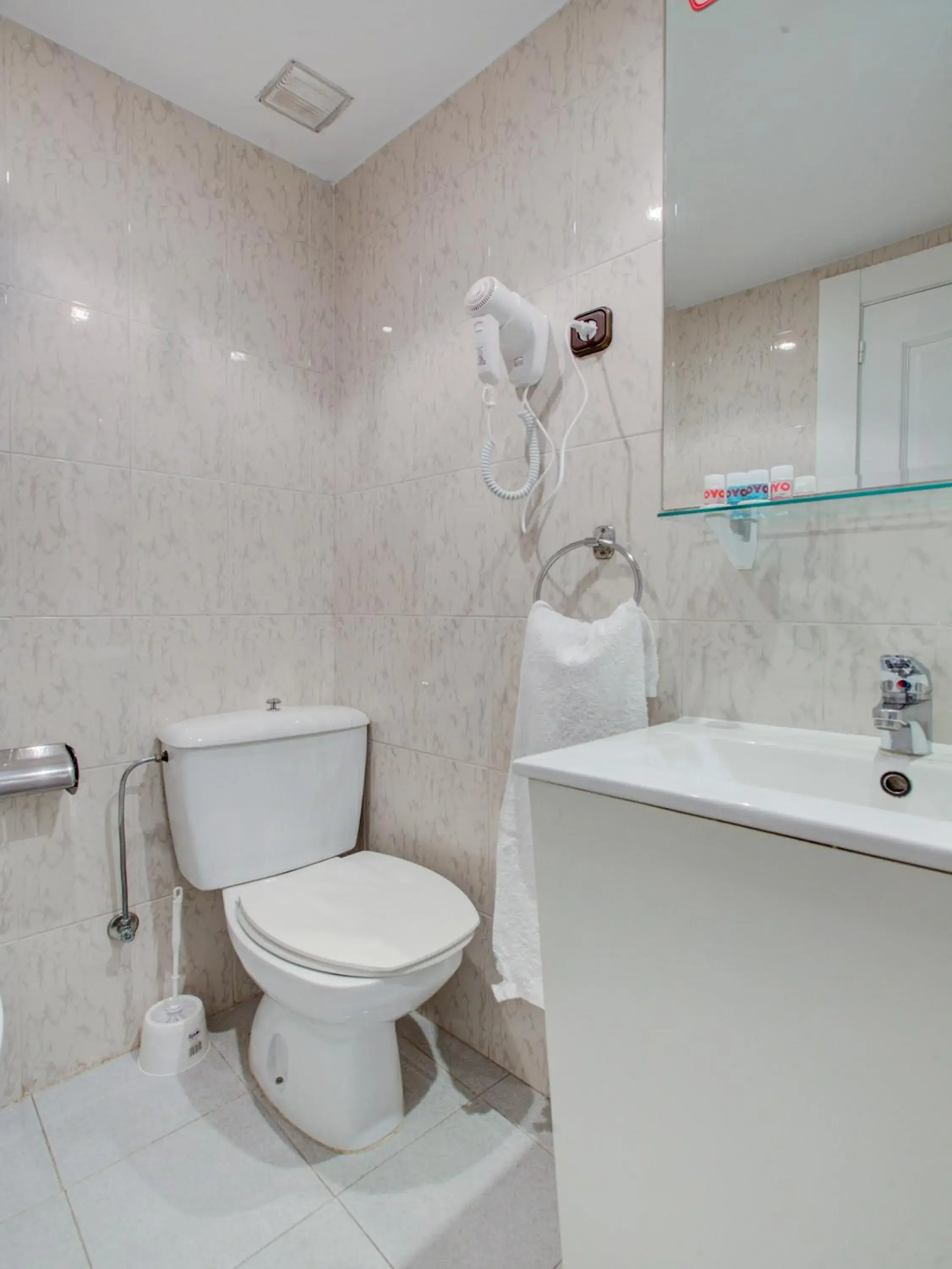 Bathroom in Emperatriz I