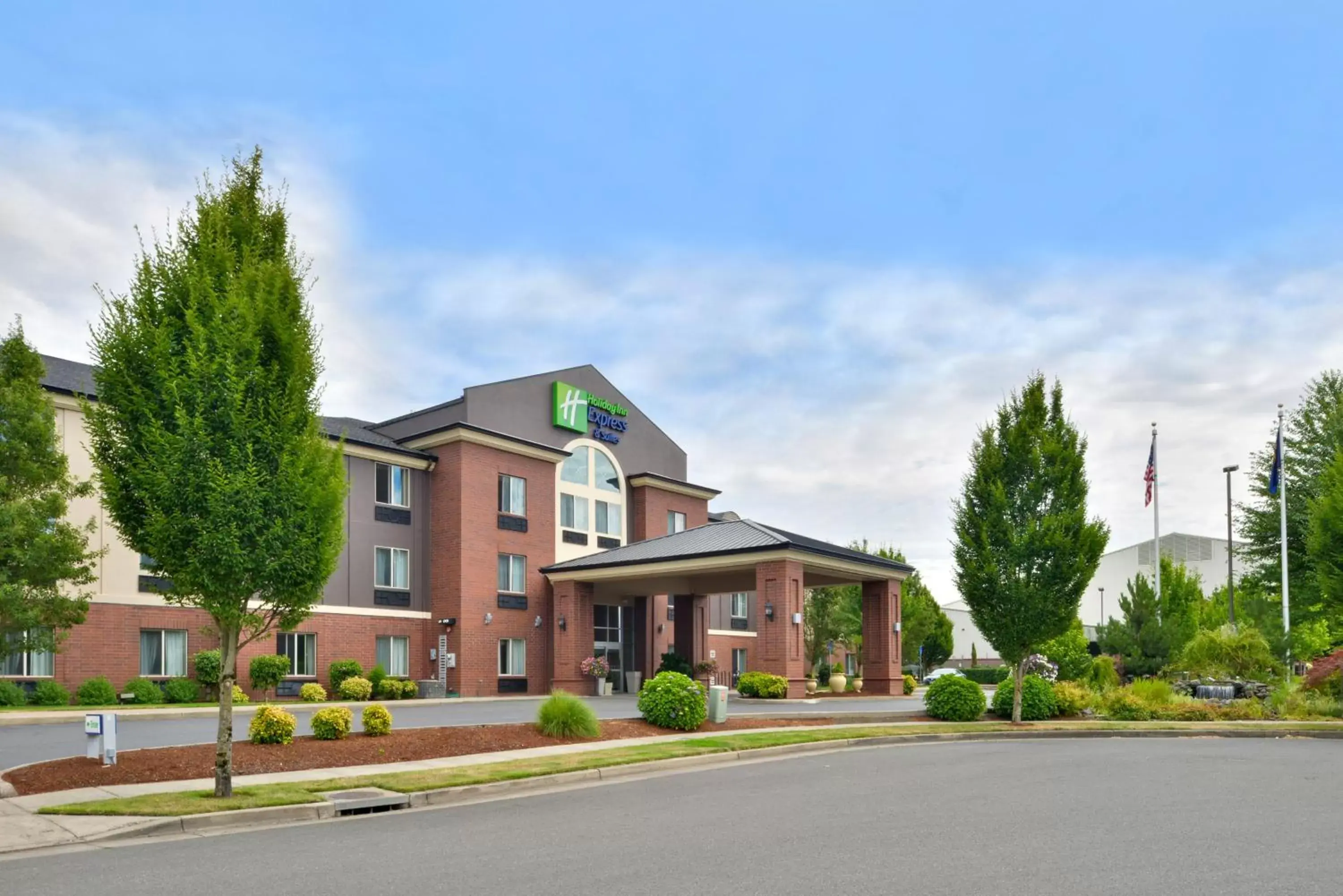 Property Building in Holiday Inn Express Hotel & Suites Albany, an IHG Hotel