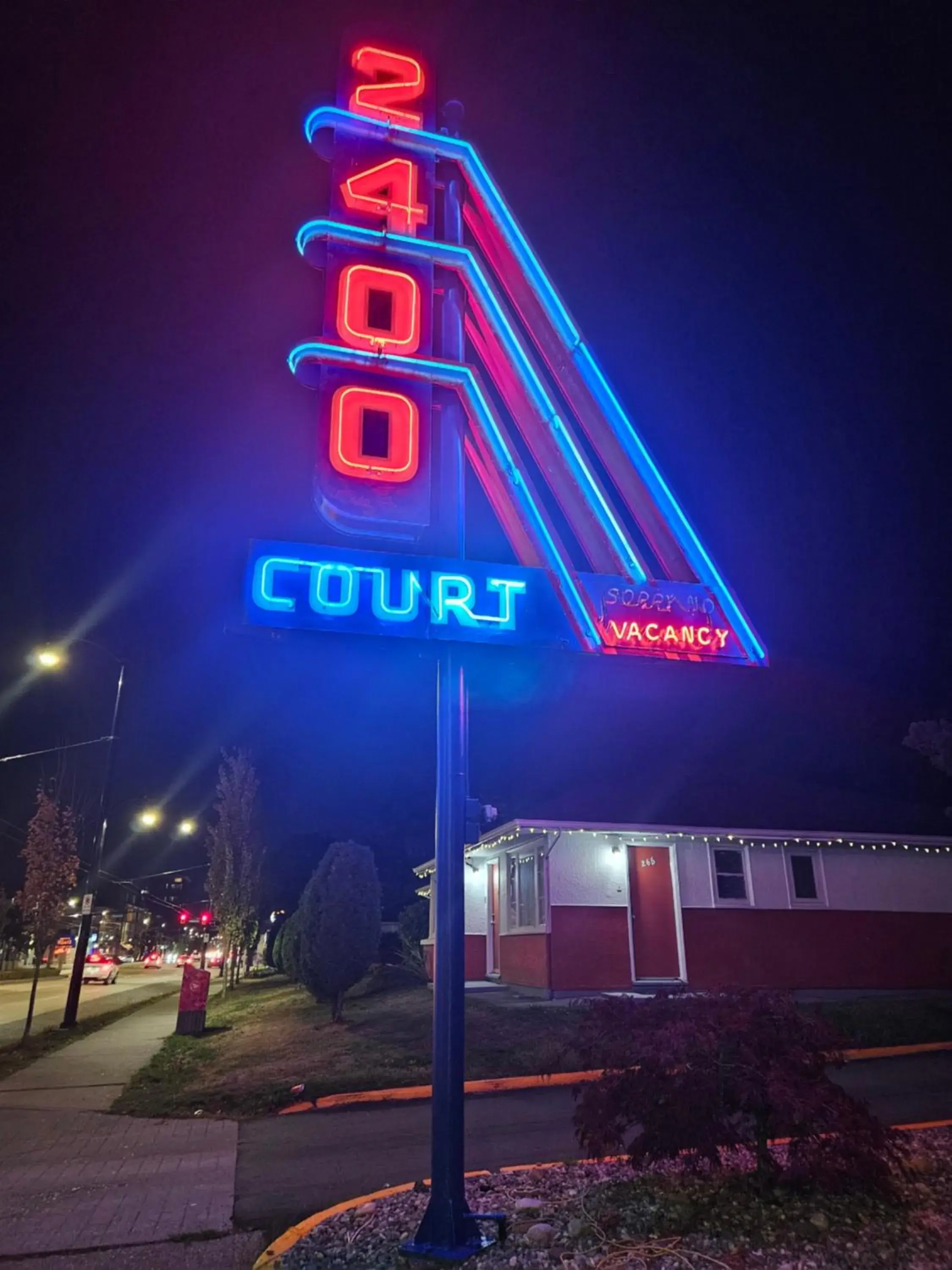 Night, Property Building in 2400 Motel