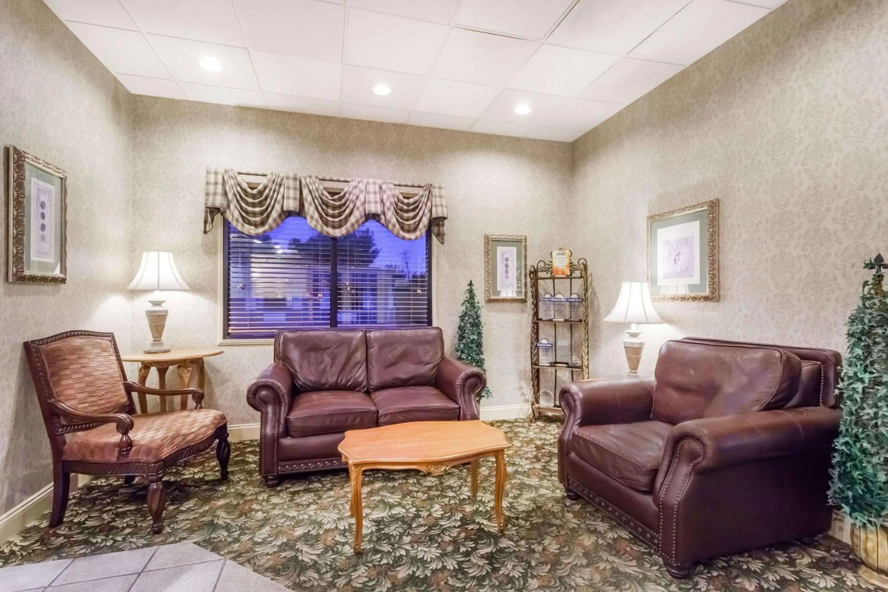 Lobby or reception, Seating Area in Days Inn by Wyndham Dover Downtown