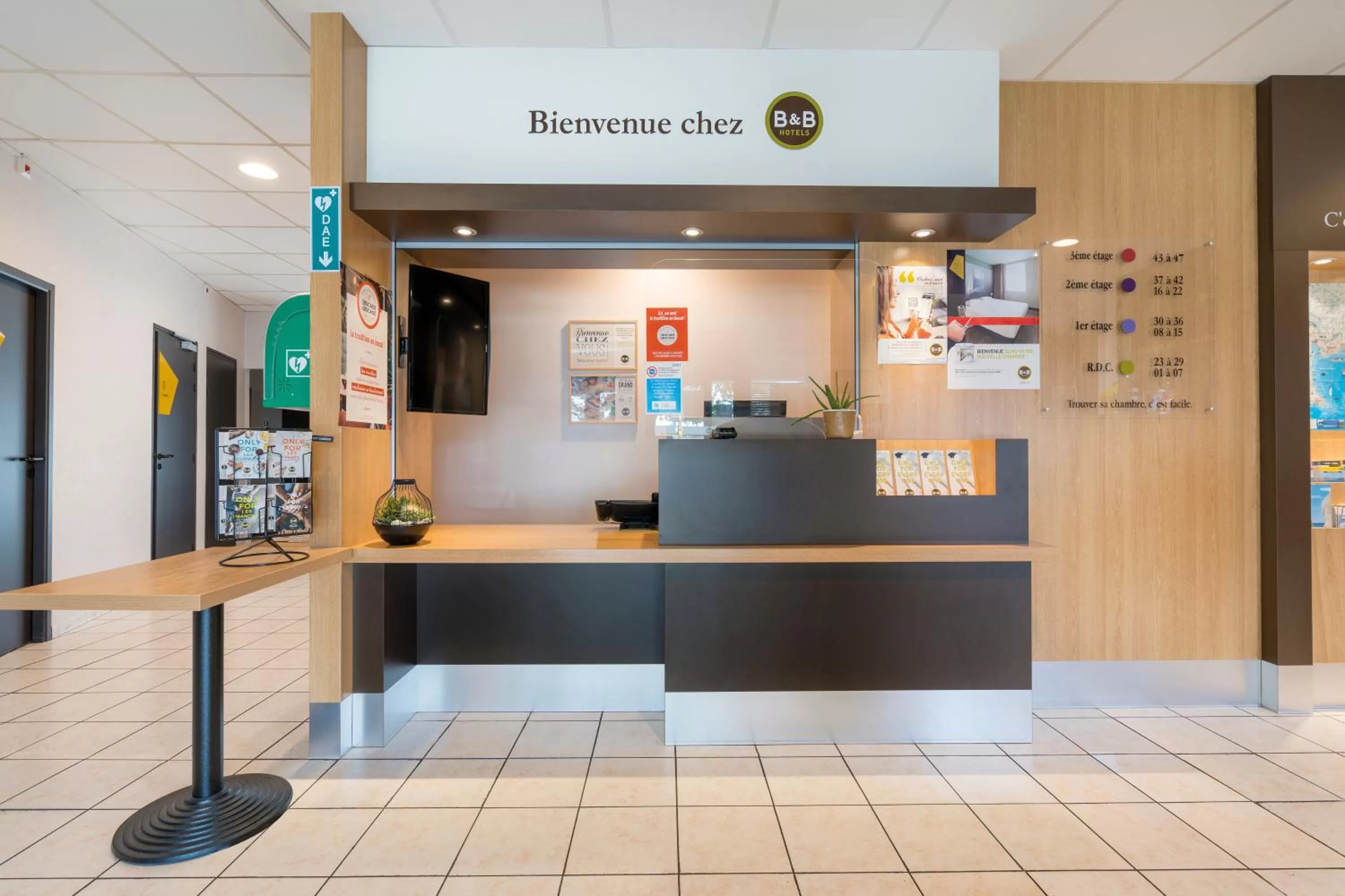 Lobby or reception in B&B HOTEL Auray Carnac