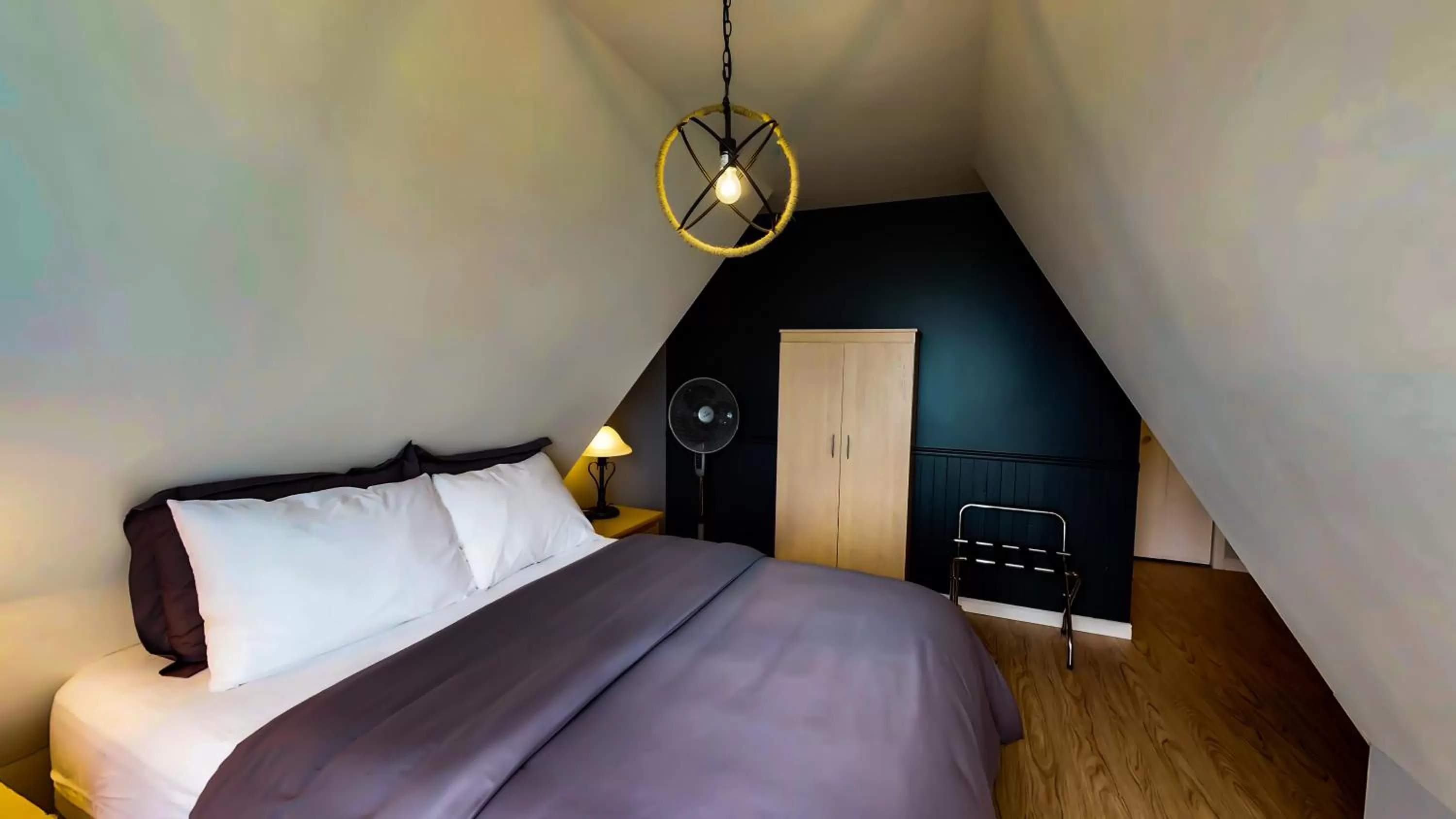 Staff, Bed in Riôtel Carleton-sur-Mer