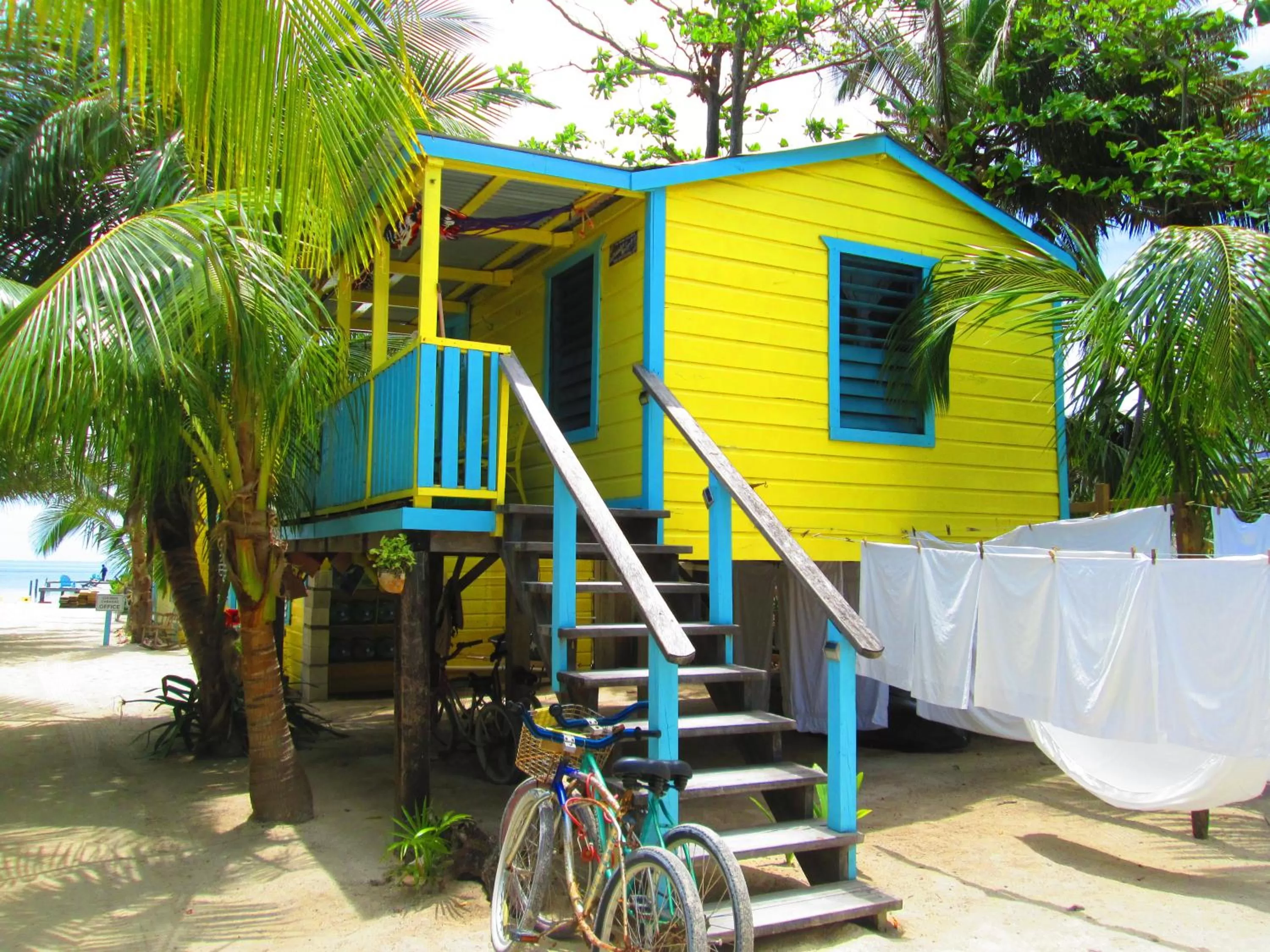 Photo of the whole room in Colinda Cabanas