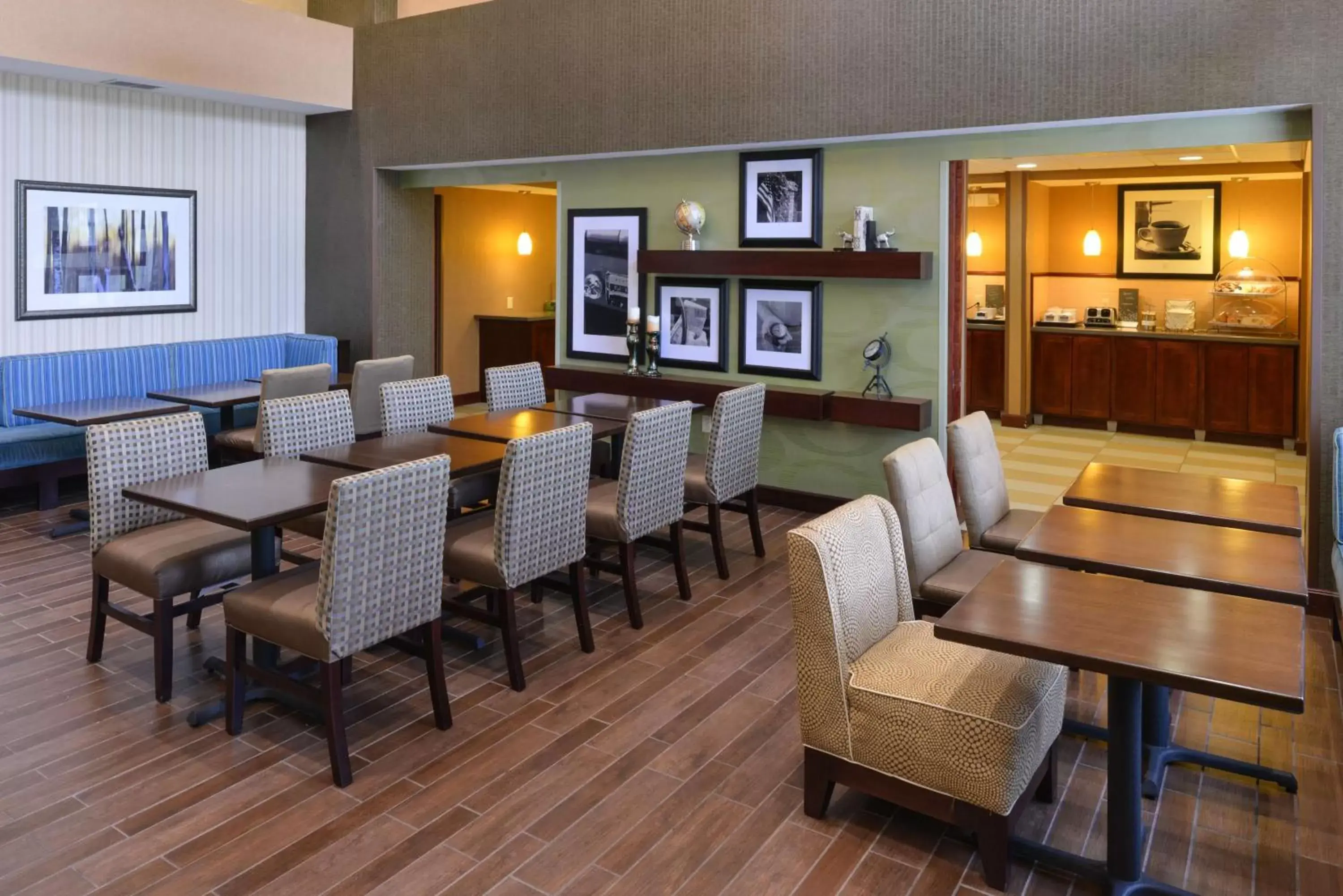Dining area, Restaurant/Places to Eat in Hampton Inn & Suites St. Louis - Edwardsville