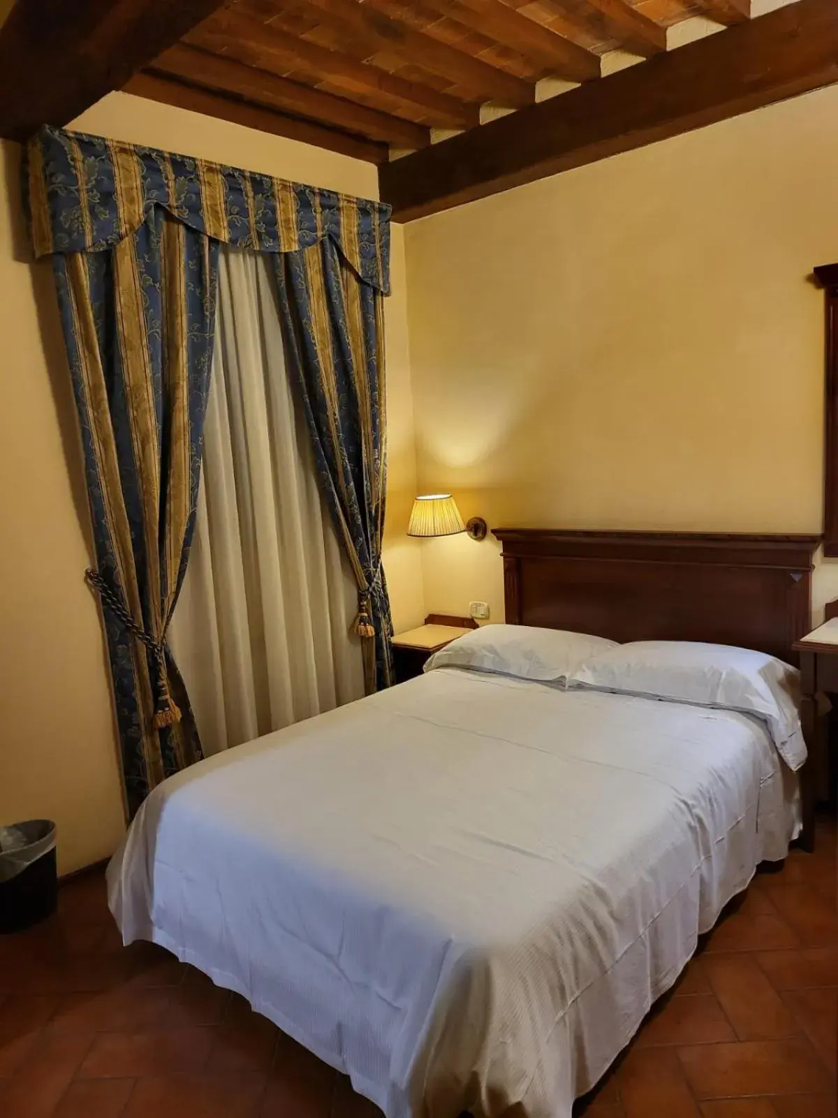 Bedroom, Bed in Hotel Logge Dei Mercanti