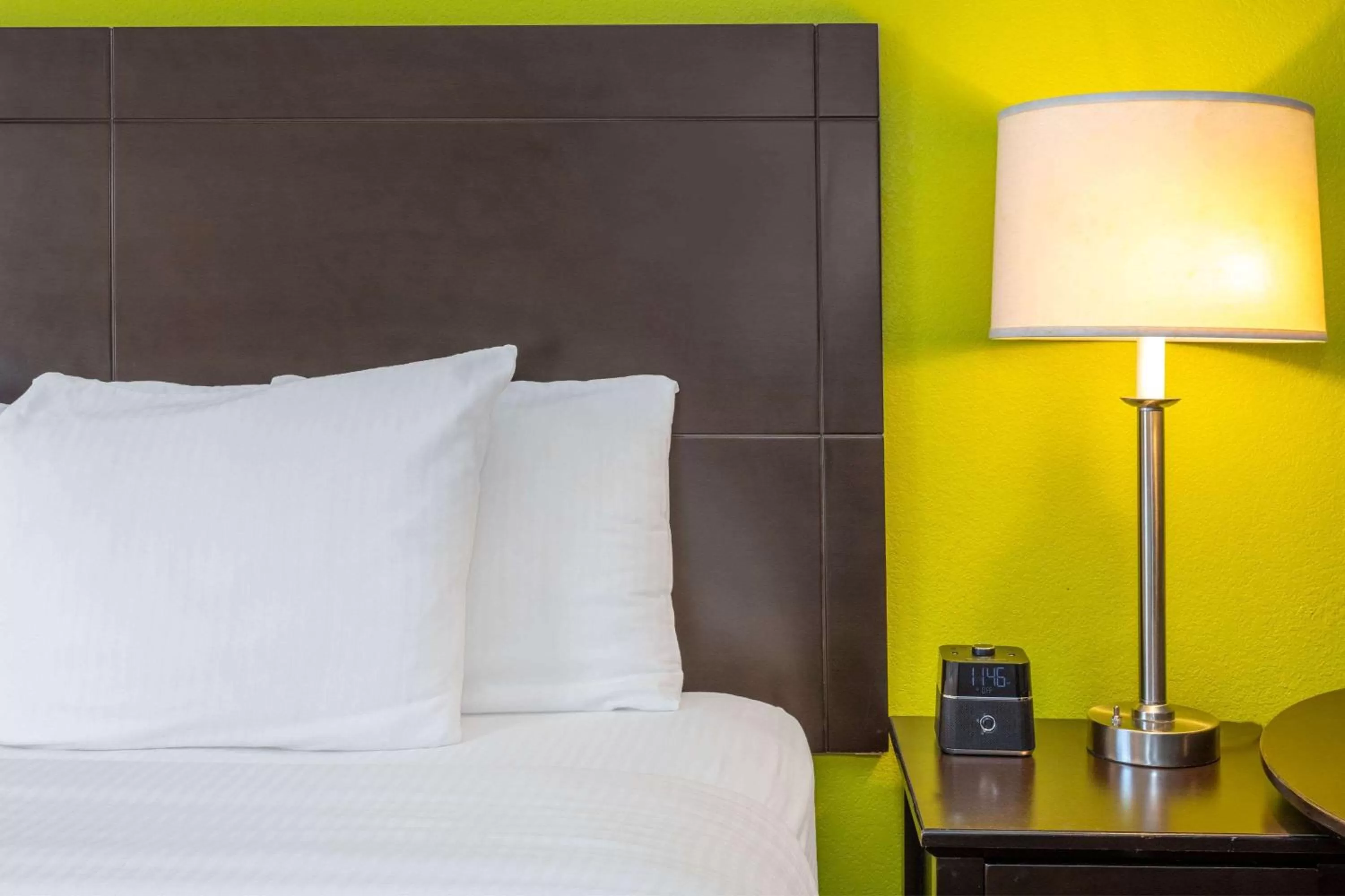 Photo of the whole room, Bed in La Quinta Inn & Suites by Wyndham St. Augustine