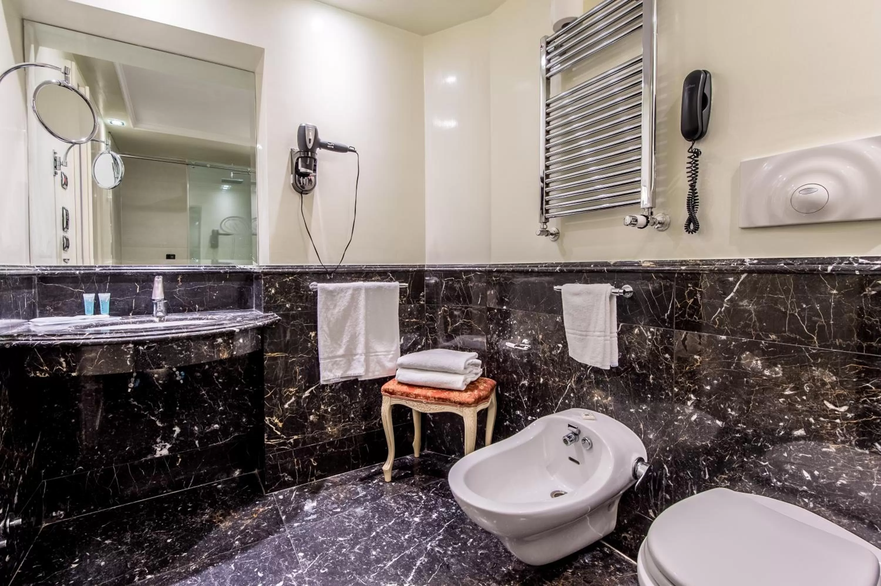 Bathroom in Trilussa Palace Hotel Congress & Spa