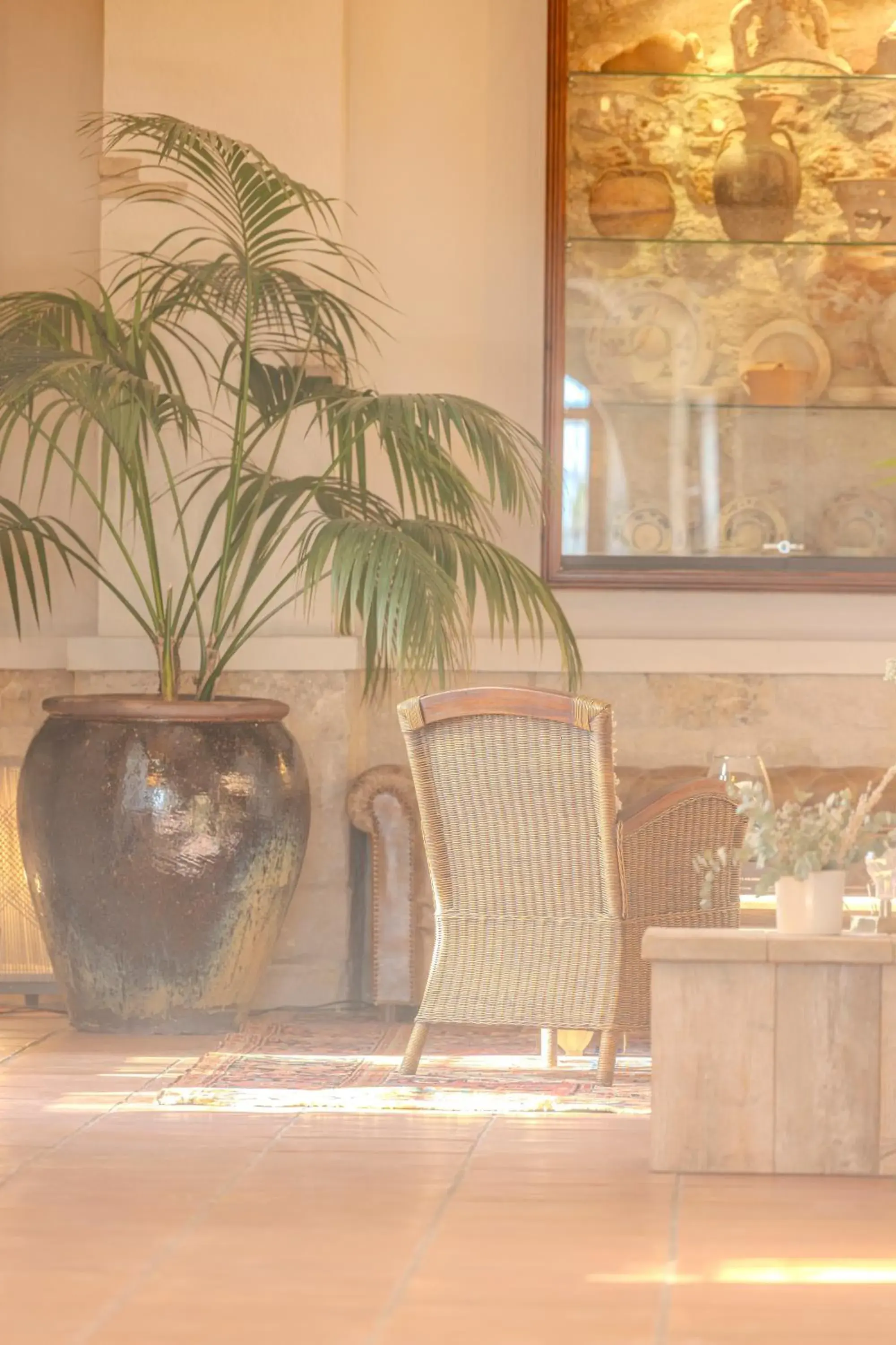 Seating area in La Posada del Mar