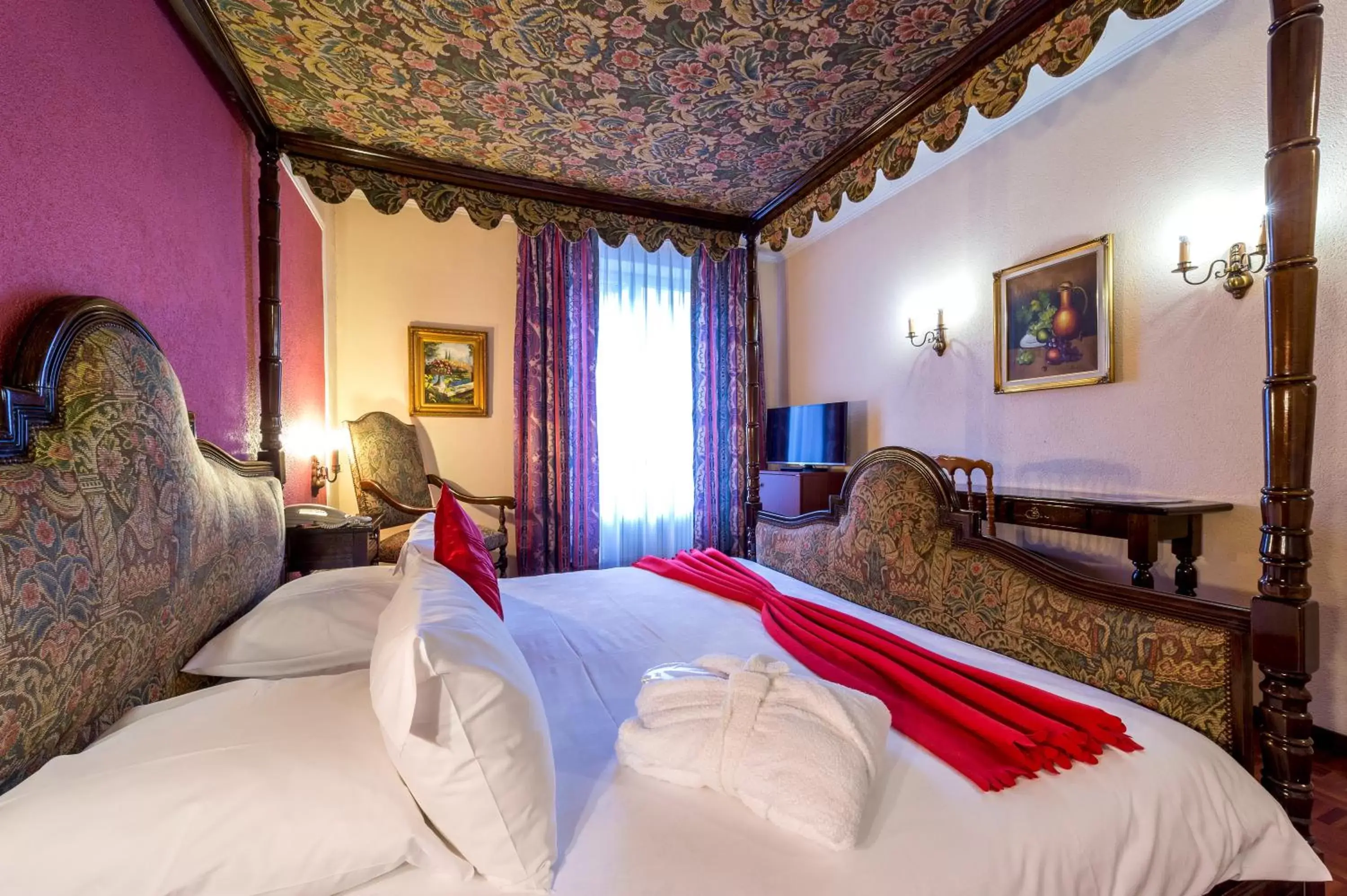 Bed in Hotel Diplomate