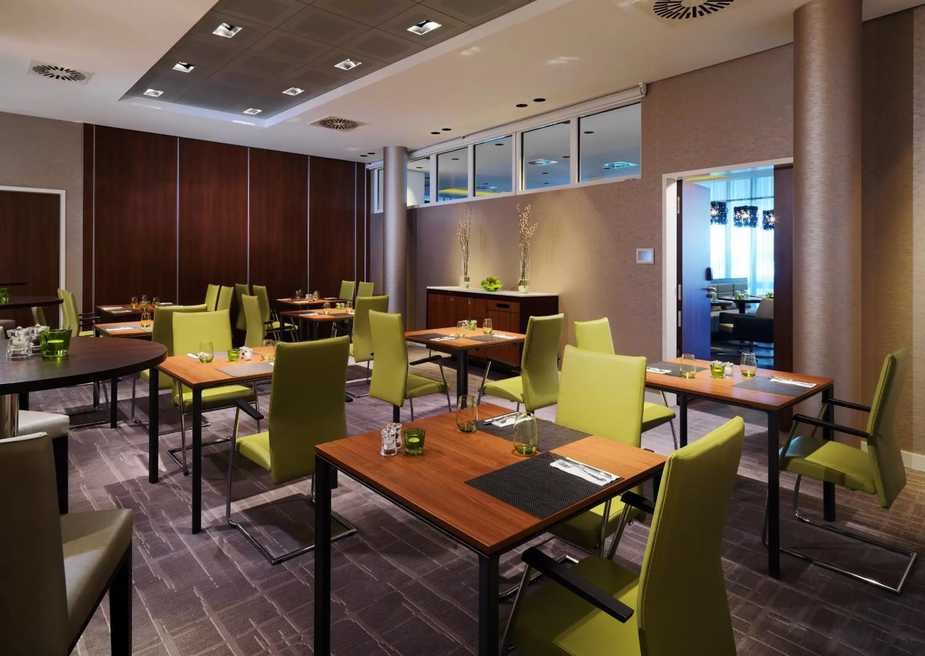 Restaurant/Places to Eat in Courtyard by Marriott Cologne