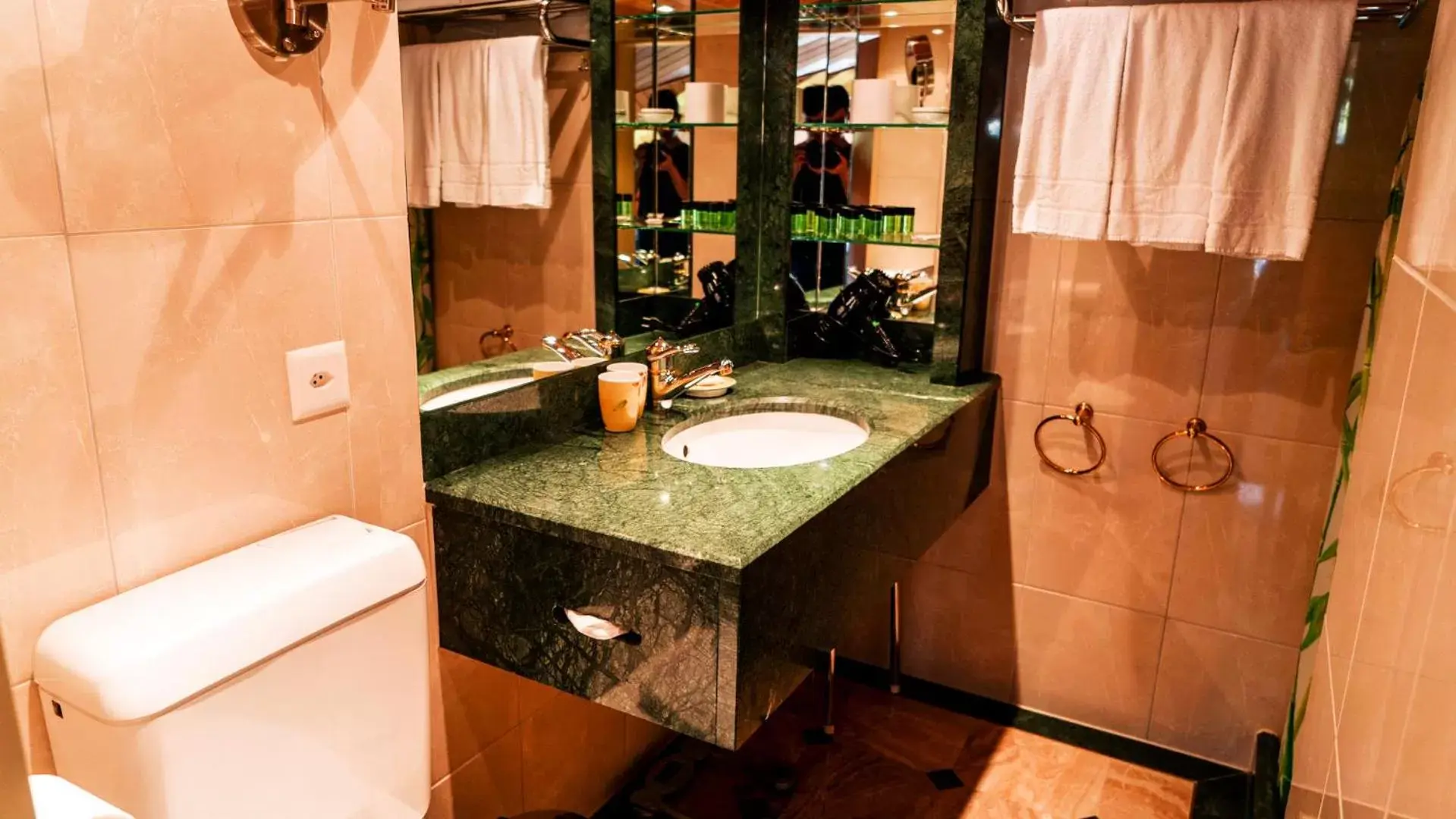 Bathroom in Hillsite Hotel Restaurant Flims