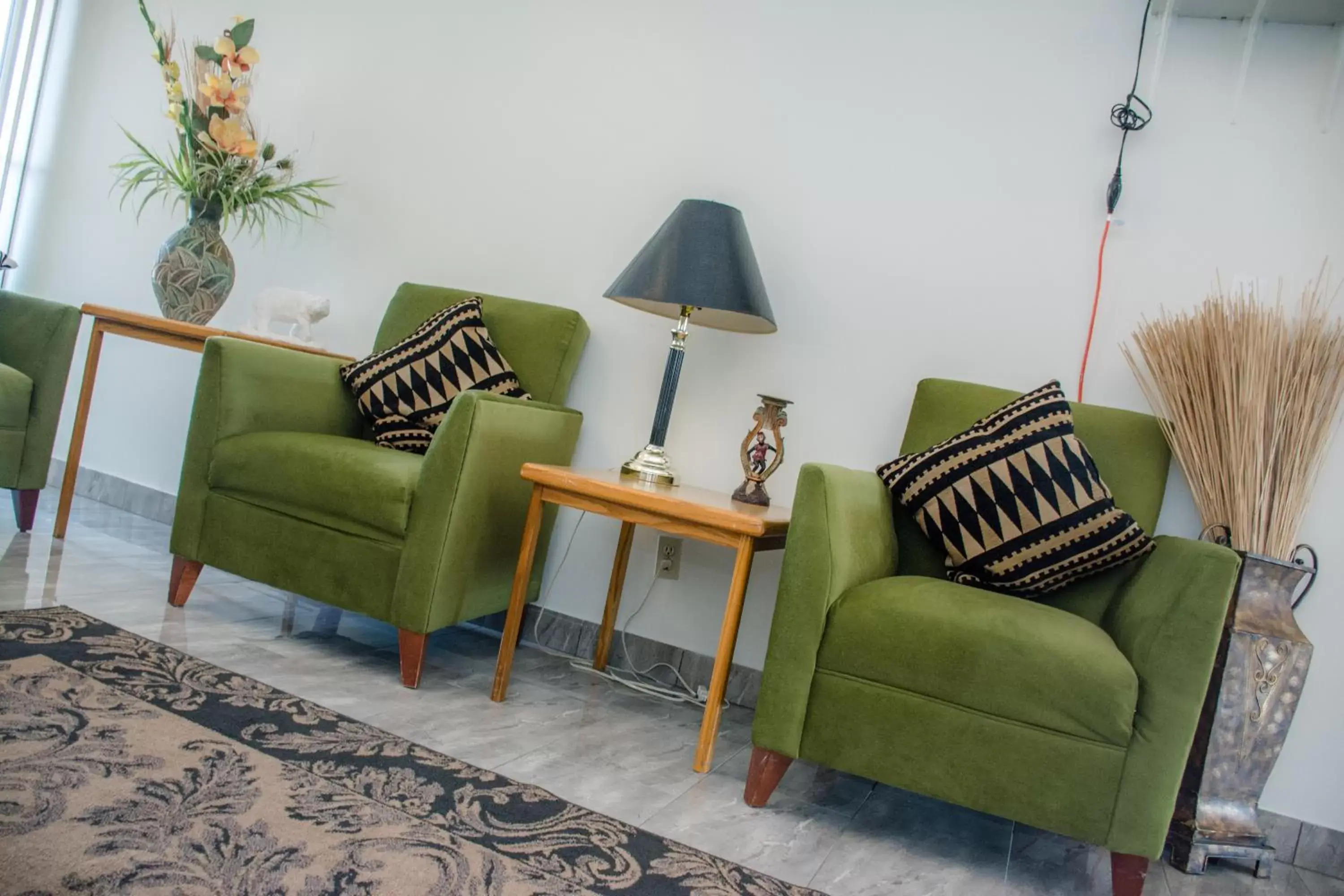 Lobby or reception, Seating Area in Ramada by Wyndham Medicine Hat