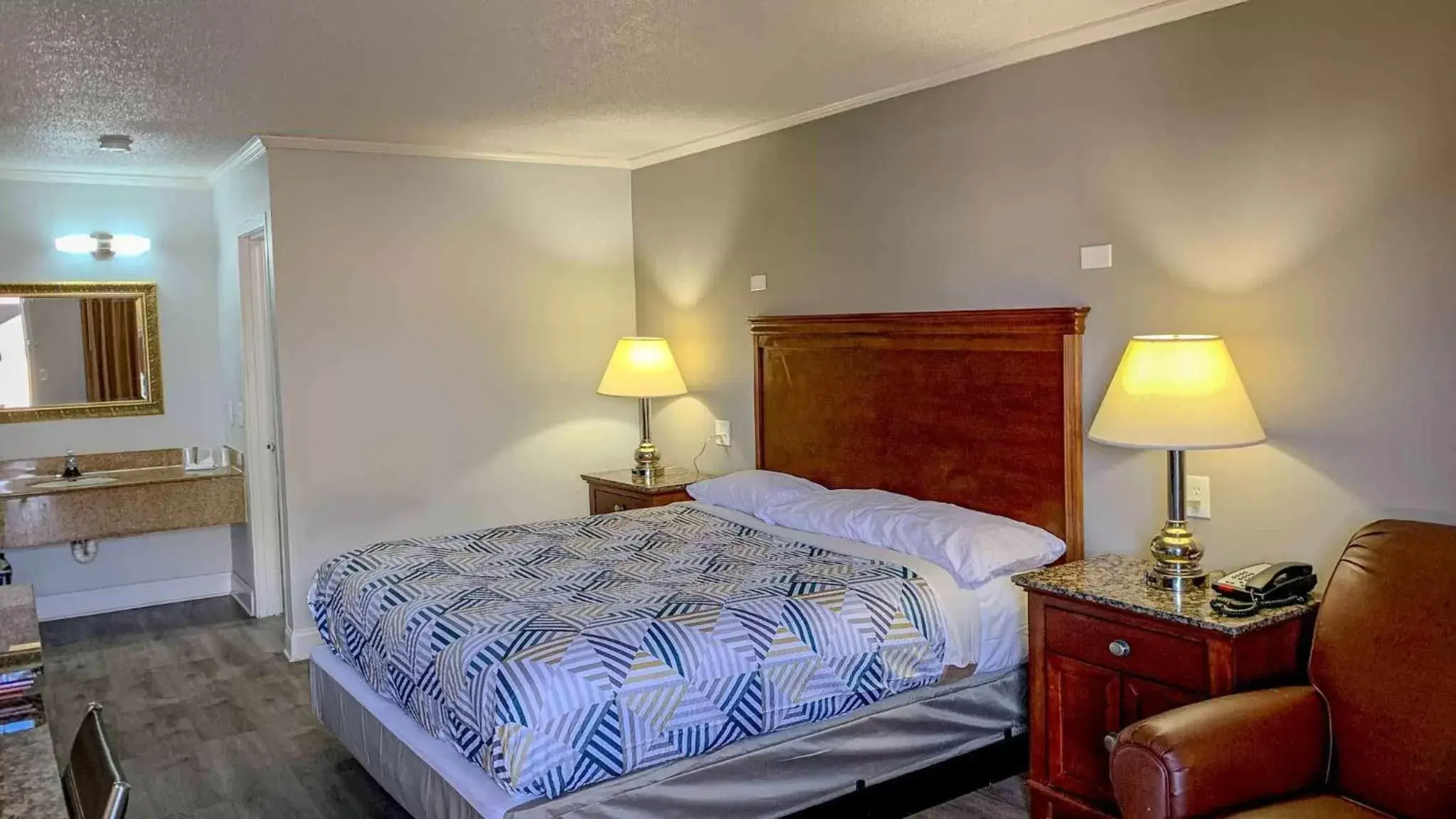 Bedroom, Bed in Motel 6 Newport News, VA – Fort Eustis