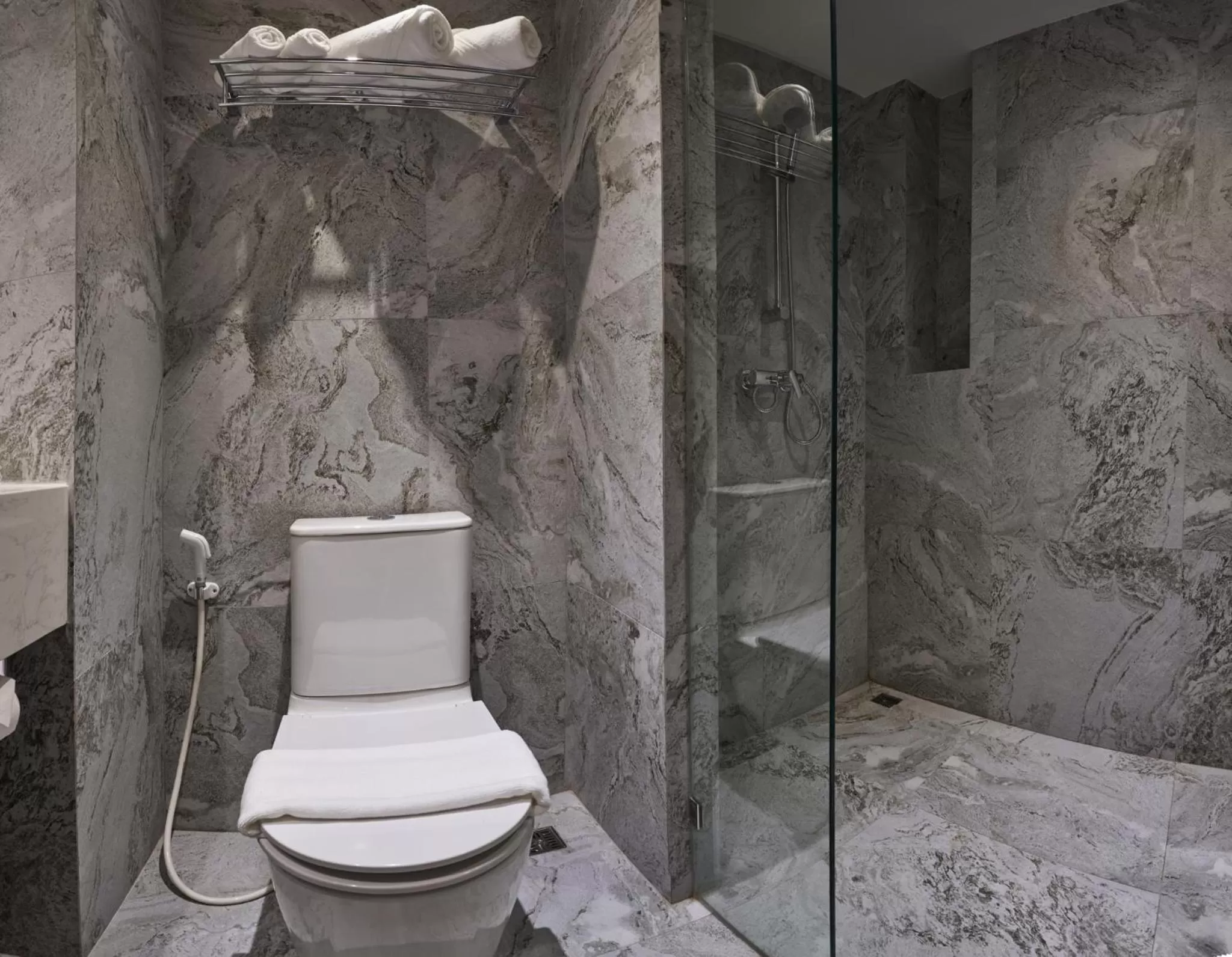 Shower in Has Pattaya