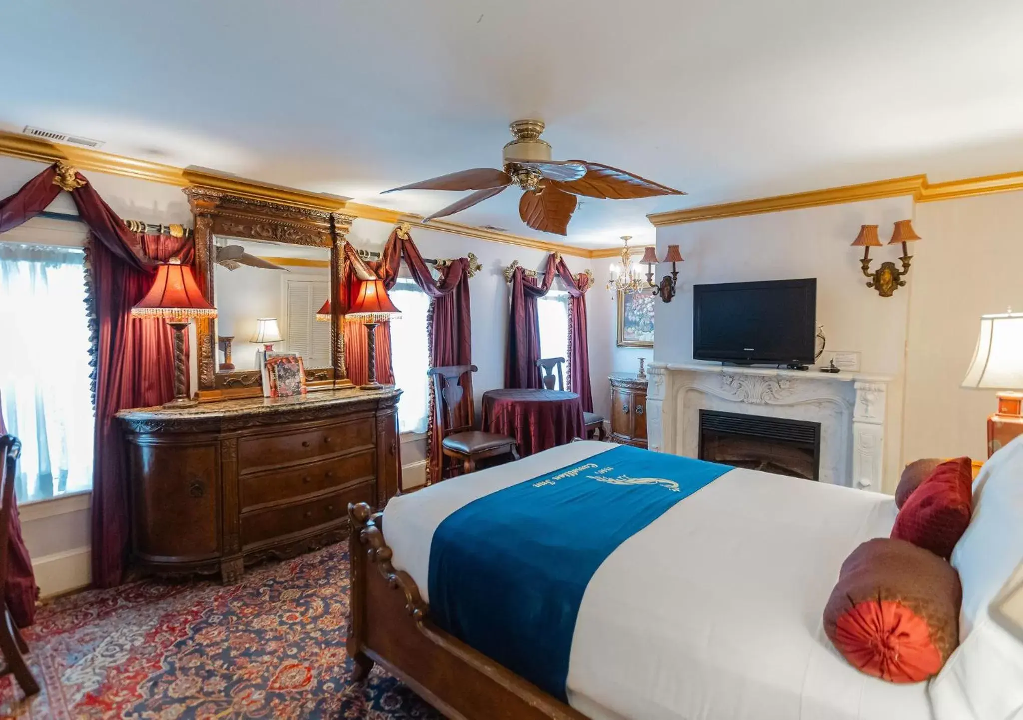 Estate Room 303 in 1840s Carrollton Inn Estate Room 303 in 1840s Carrollton Inn