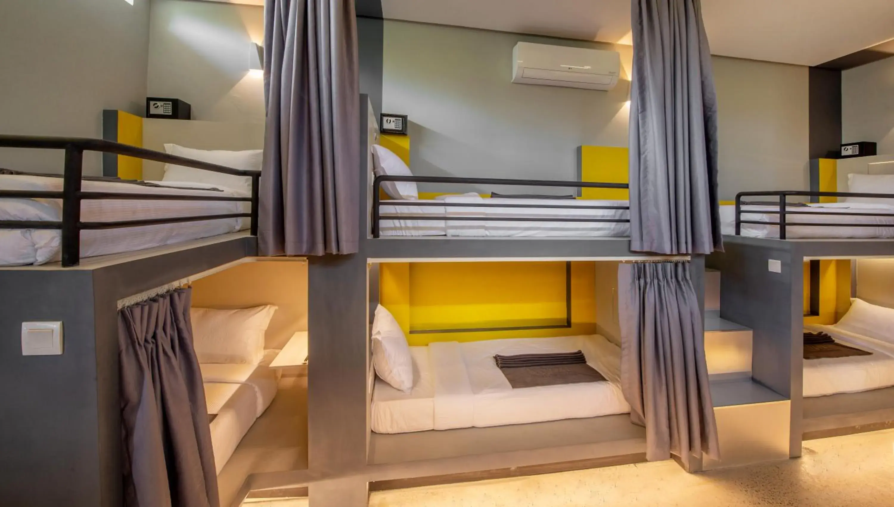 Bunk Bed in The Twizt - Lifestyle Hostel