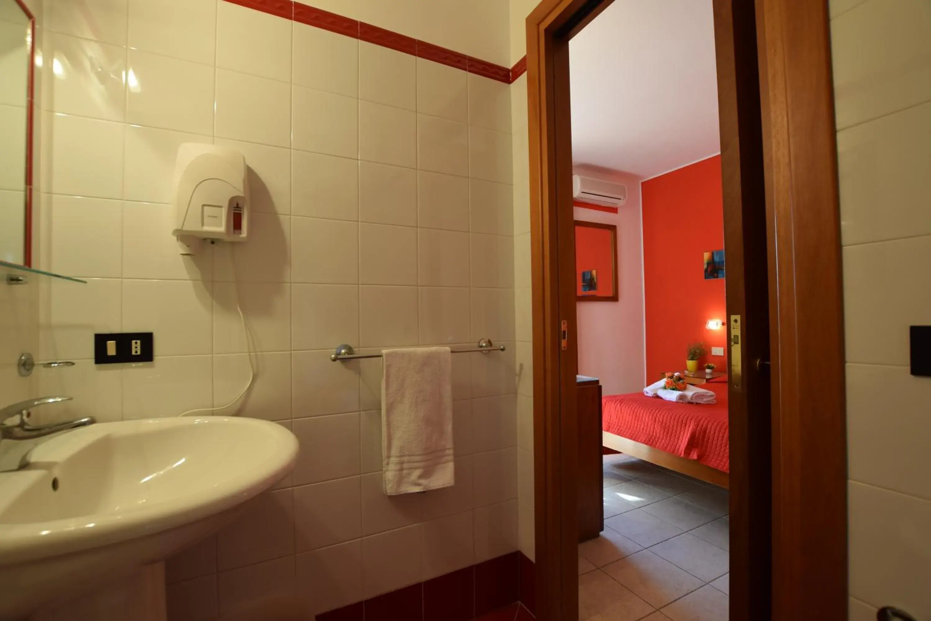 Bathroom in Hotel Iride by Marino Tourist